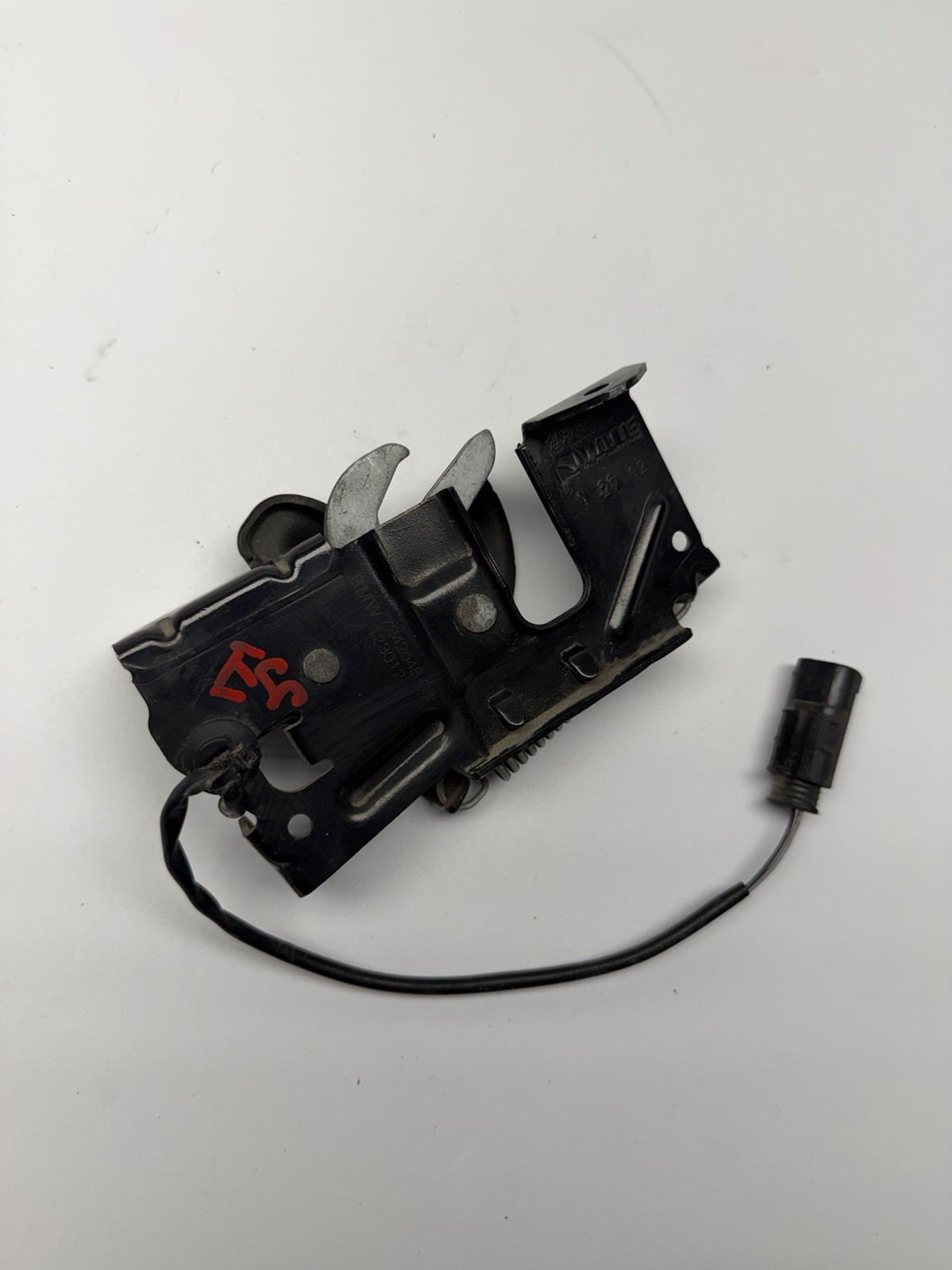2012-2018 BMW F30 320I 328I 335I 340I FRONT LEFT HOOD RELEASE LATCH OEM 7242548