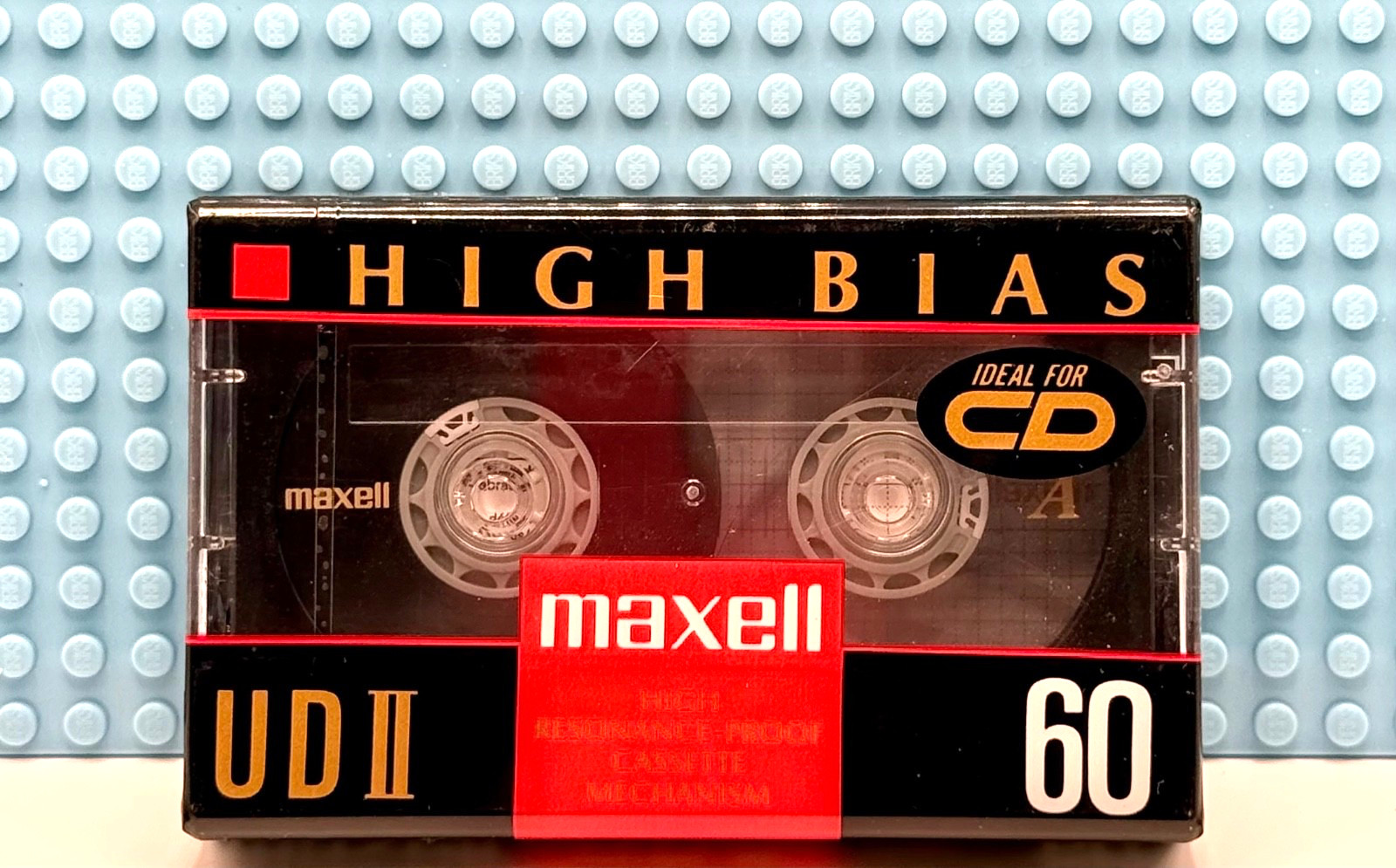MAXELL UD  2  60  1992  USA   TYPE II   BLANK  CASSETTE  TAPE  (1)  (SEALED)