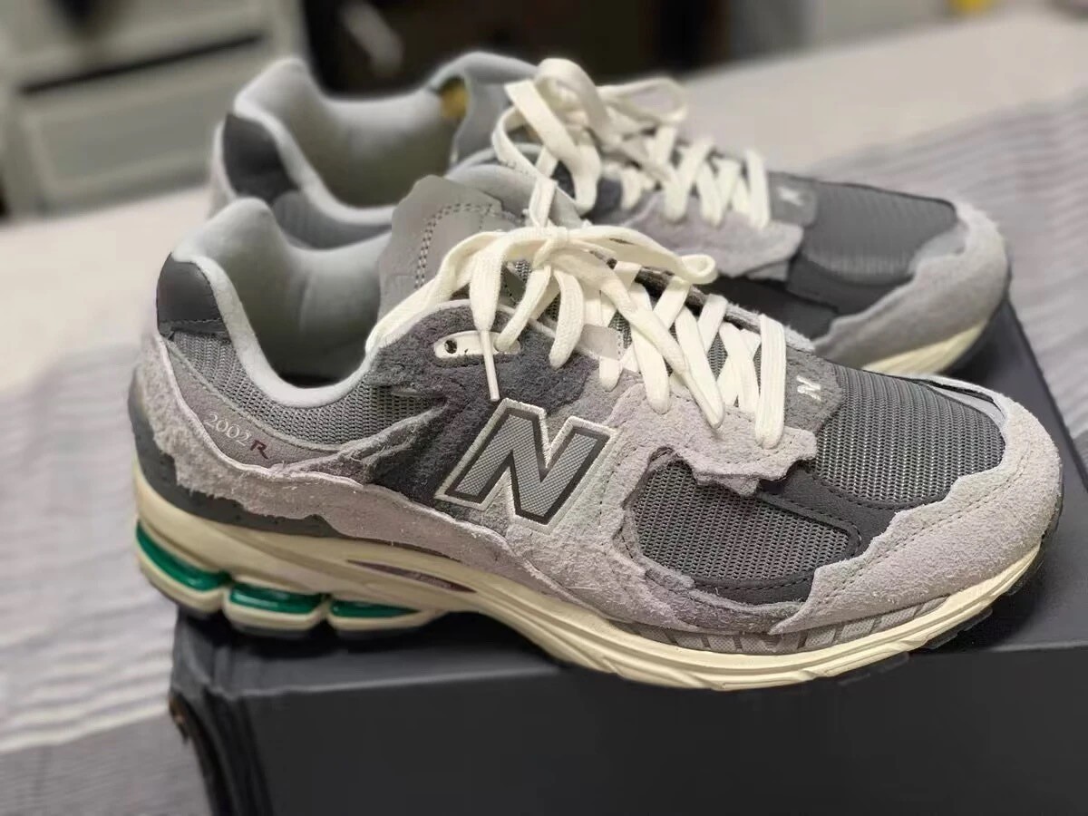 New Balance 2002R Protection Pack Grey Men Shoe M2002RDA