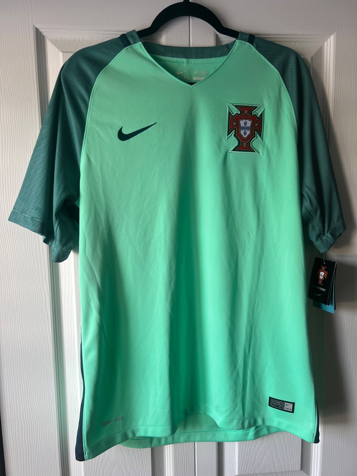 BNWT 2016 portugal euro champ auth.Nike  jersey,Ronaldo nameset,large