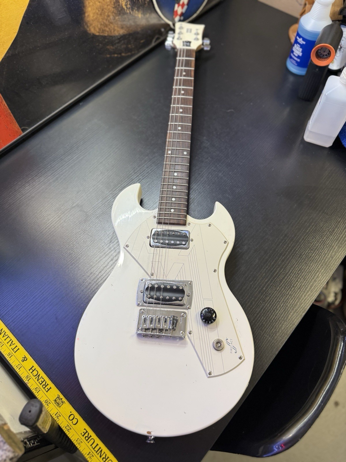 First Act 222 Adam Levine Signature Electric Guitar White 6 String See Pics First Act 222 Adam Levine Signature Electric Guitar White 6 String See Pics