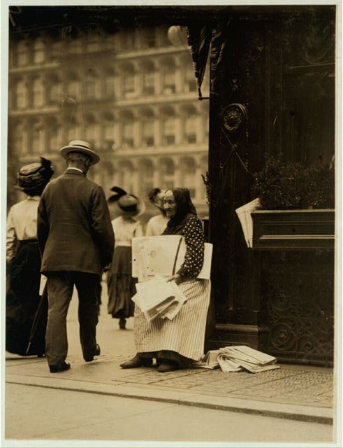Photo:New York New York 1910 Old Paper Woman Broadway Newspaper Vendor