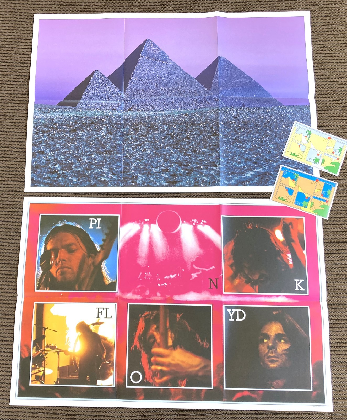 Pink Floyd 2 Posters and 2 Stickers Set - Dark Side of the Moon - See Photos Pink Floyd 2 Posters and 2 Stickers Set - Dark Side of the Moon - See Photos