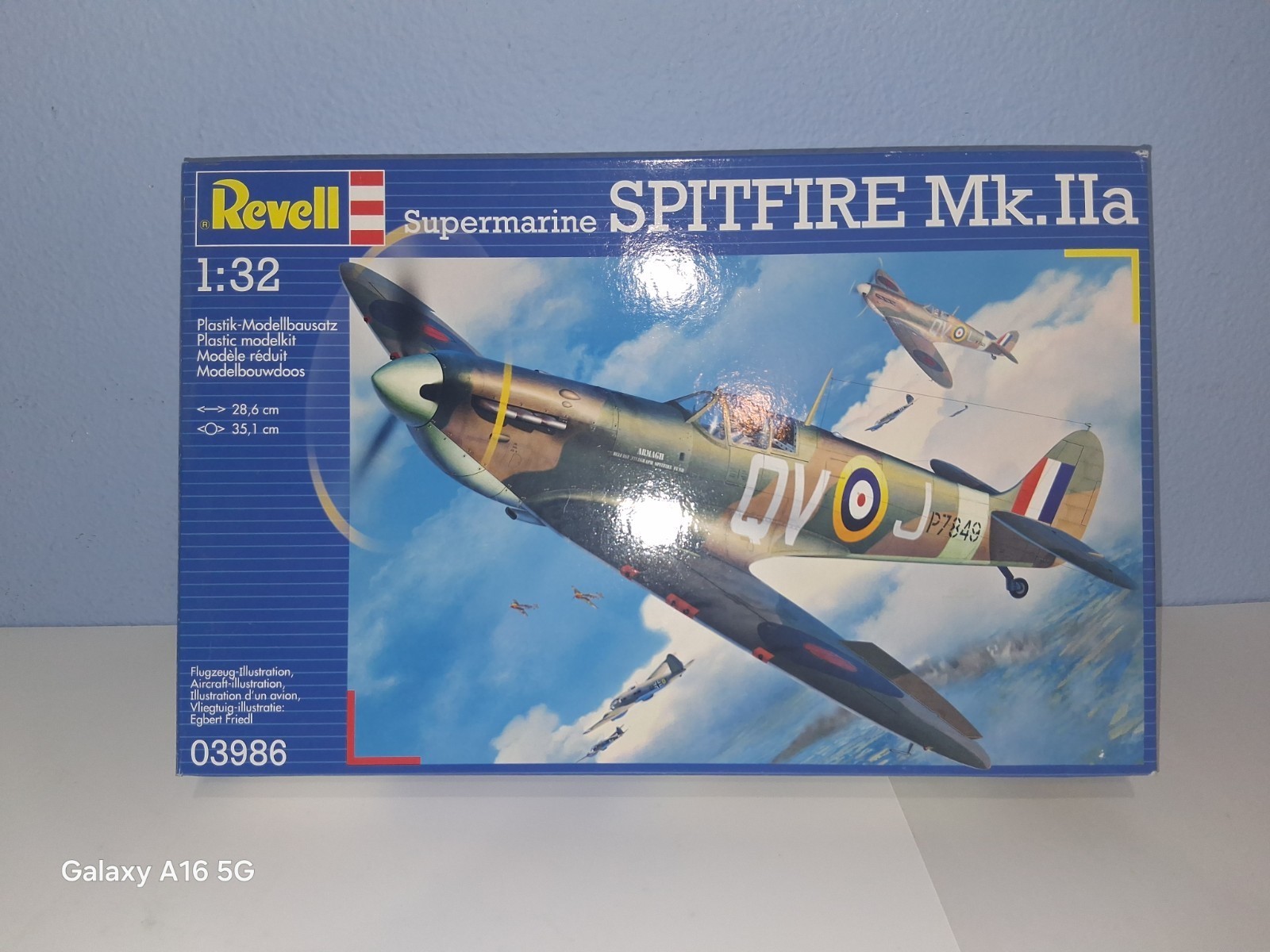 Revell 1/32 RAF SUPERMARINE SPITFIRE Mk IIa WW2 British Fighter Model 04715 Revell 1/32 RAF SUPERMARINE SPITFIRE Mk IIa WW2 British Fighter Model 04715