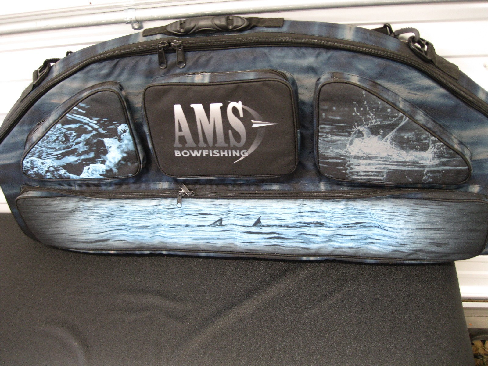 AMS BOWFISHING SUBLIMATED BOWCASE  BC102