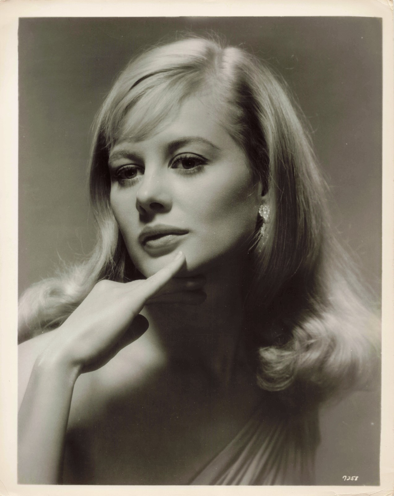 Shirley Knight 8x10 Portrait Actress Publicity Photo