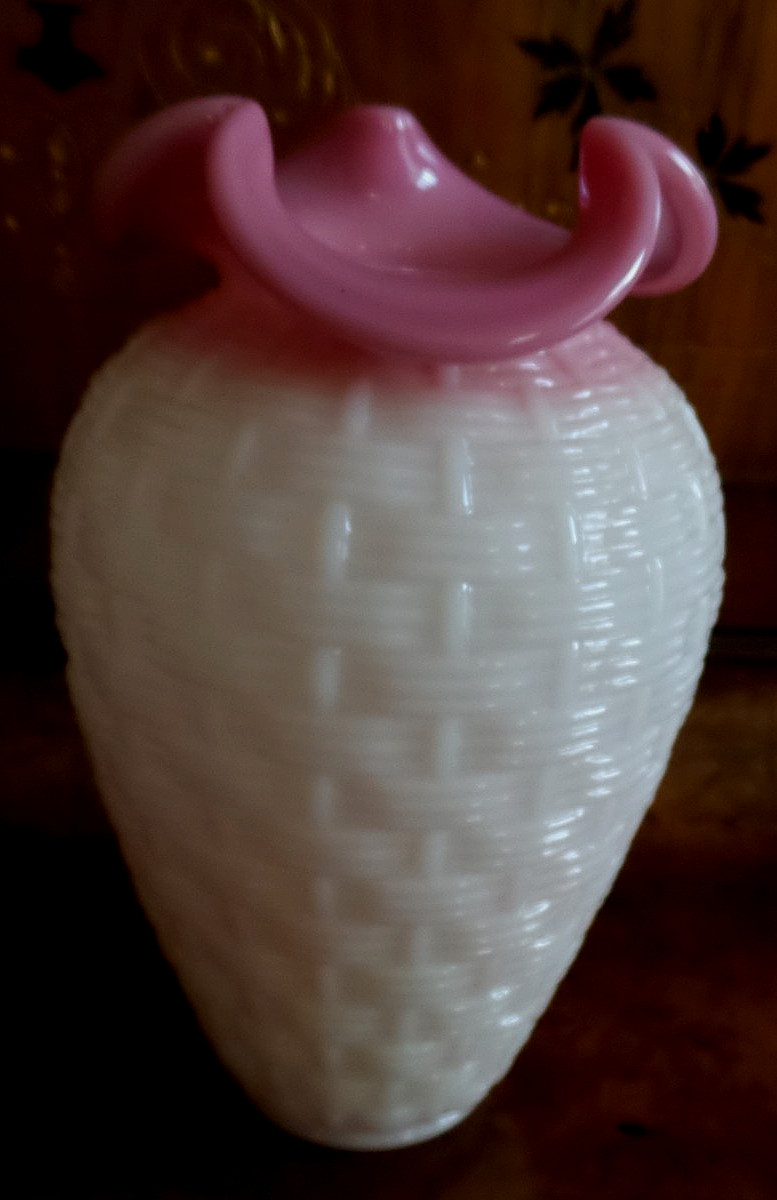 Fenton Glass Rosaline Vase Basket Weave Limited Edition PALE Pink Opalescent 8\