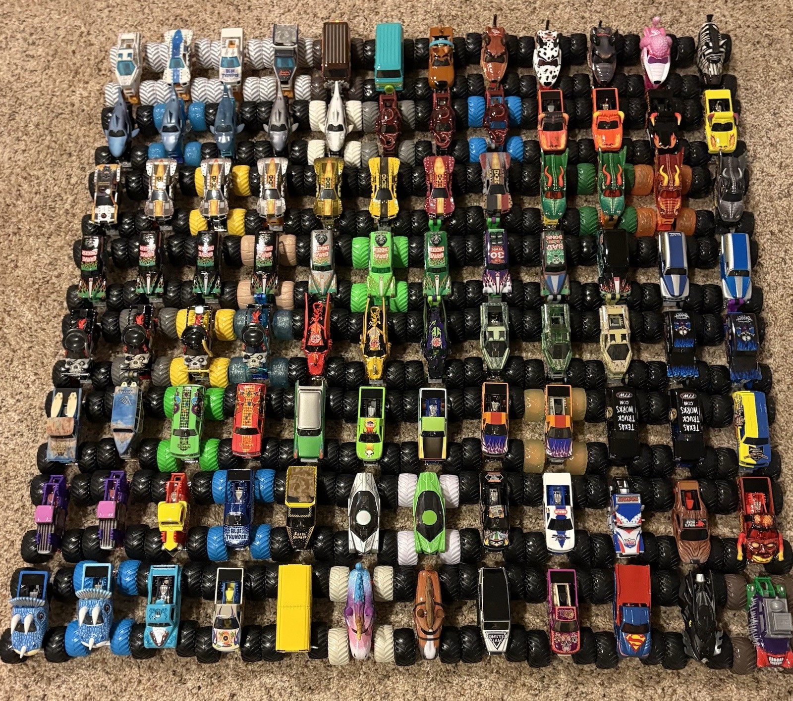 Spin Master Monster Jam Lot Of 4 Trucks 1:64  **Display Only** (4 Pcs)