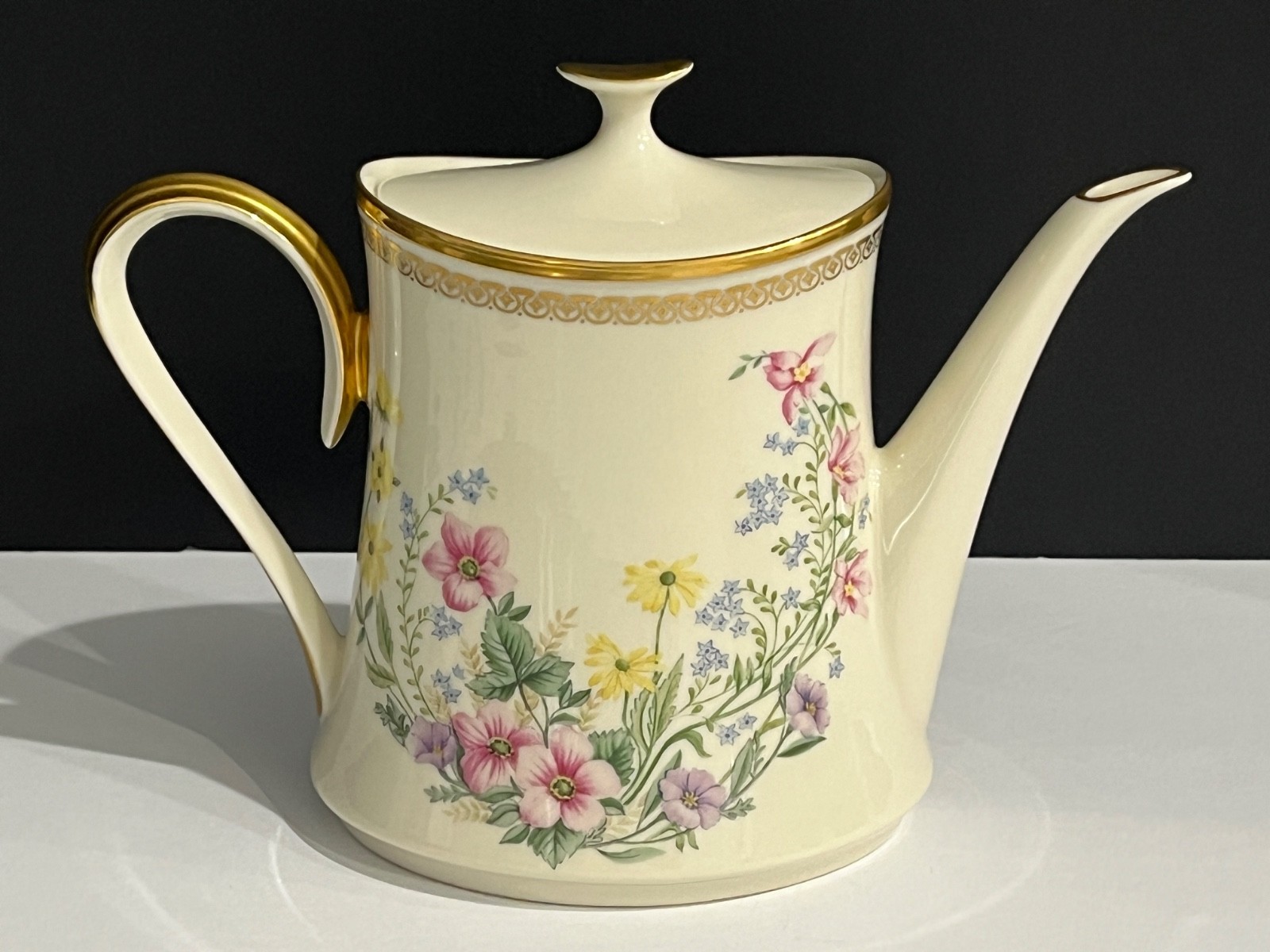 PERFECT LENOX CHINA FLOWER SONG TEAPOT / COFFEE POT FIRST QUALITY PERFECT LENOX CHINA FLOWER SONG TEAPOT / COFFEE POT FIRST QUALITY