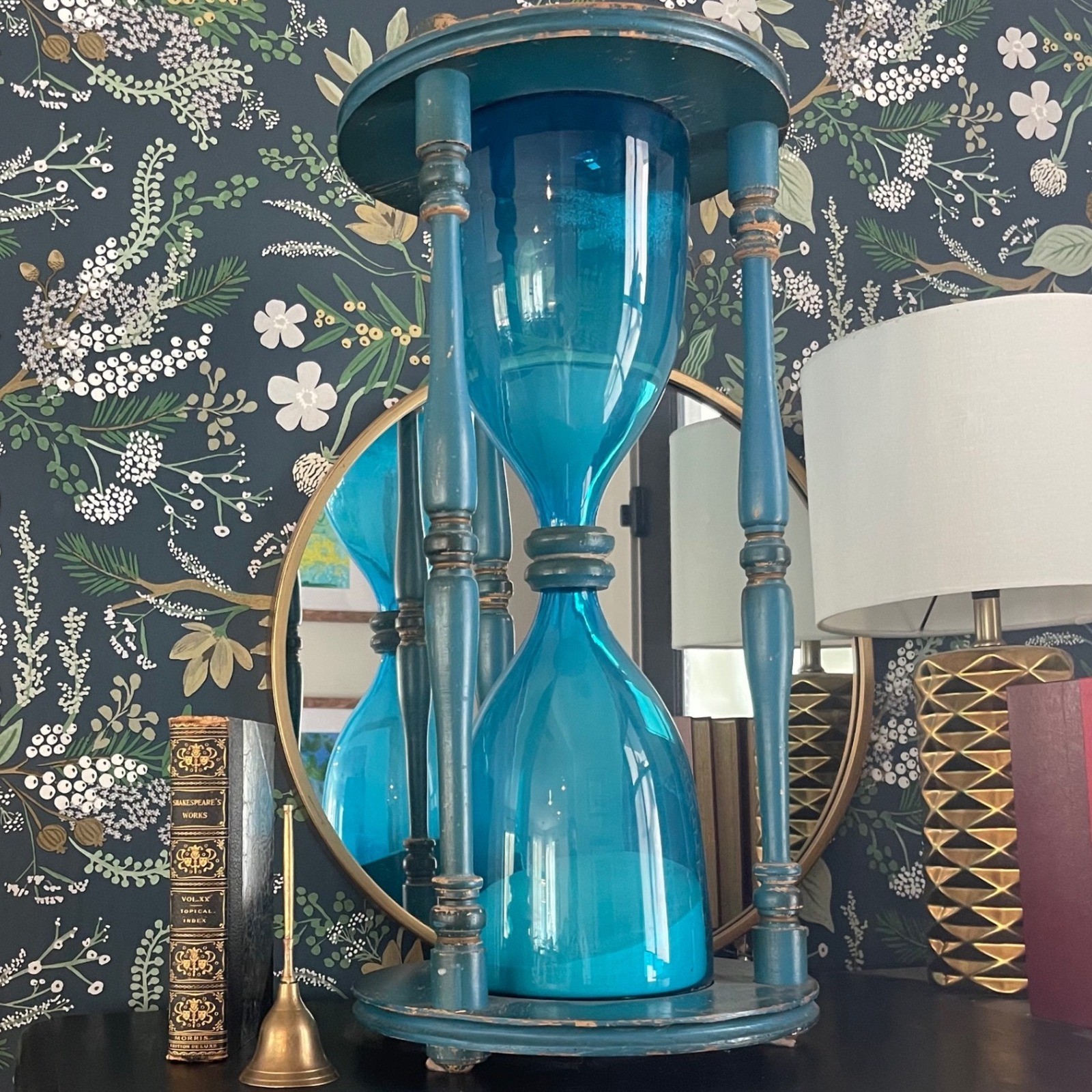 Blenko Hourglass 24