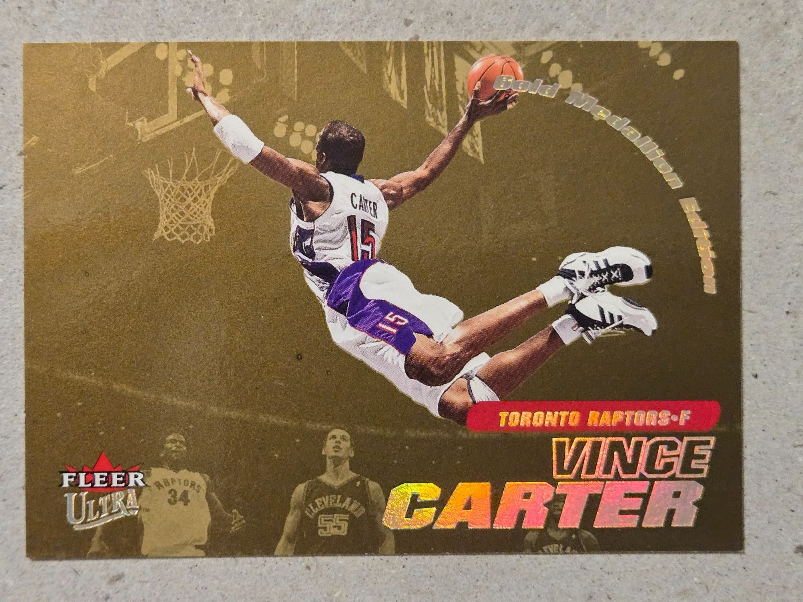 2000-01 Fleer Ultra Vince Carter Gold Medallion SSP #1G Card ICONIC DUNK LOW POP 2000-01 Fleer Ultra Vince Carter Gold Medallion SSP #1G Card ICONIC DUNK LOW POP