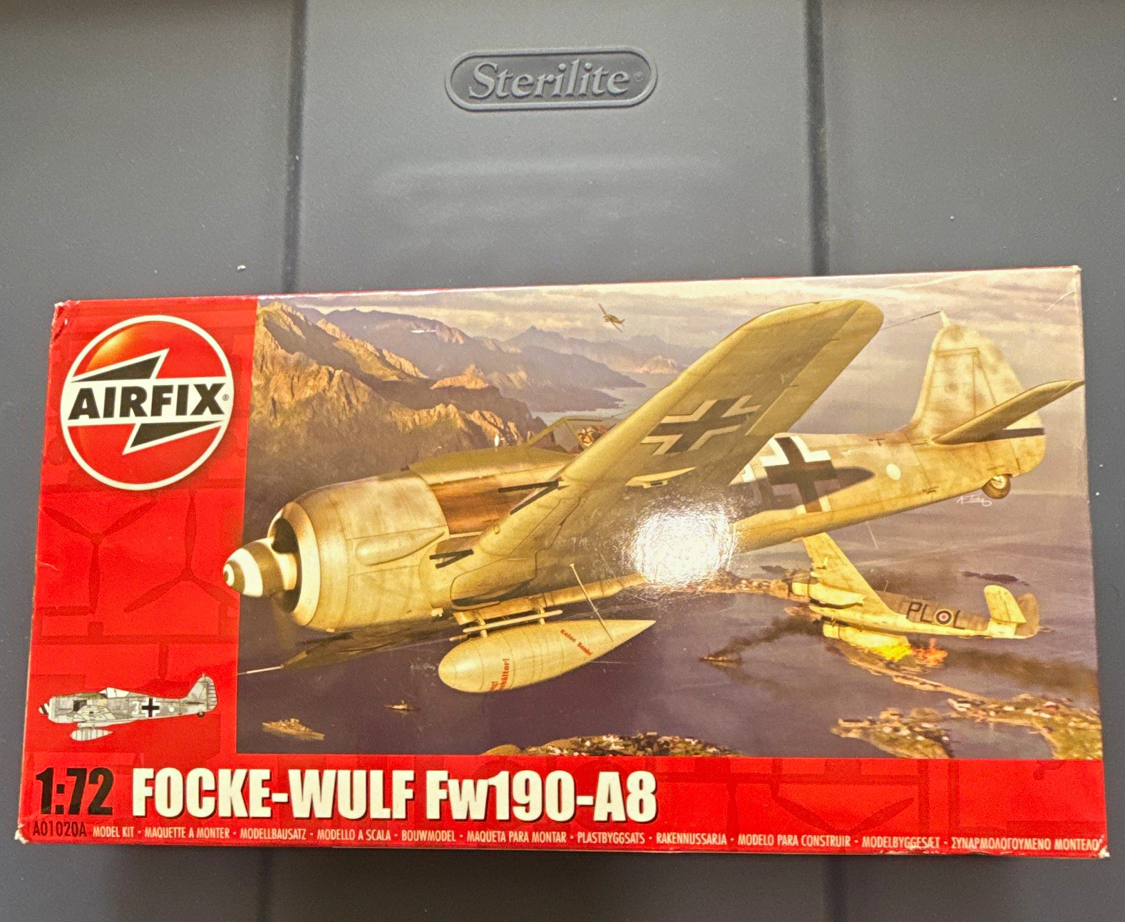 Airfix 1:72 Focke-Wulf Fw 190 A-8 Plastic Airplane Kit Unassembled A01020A