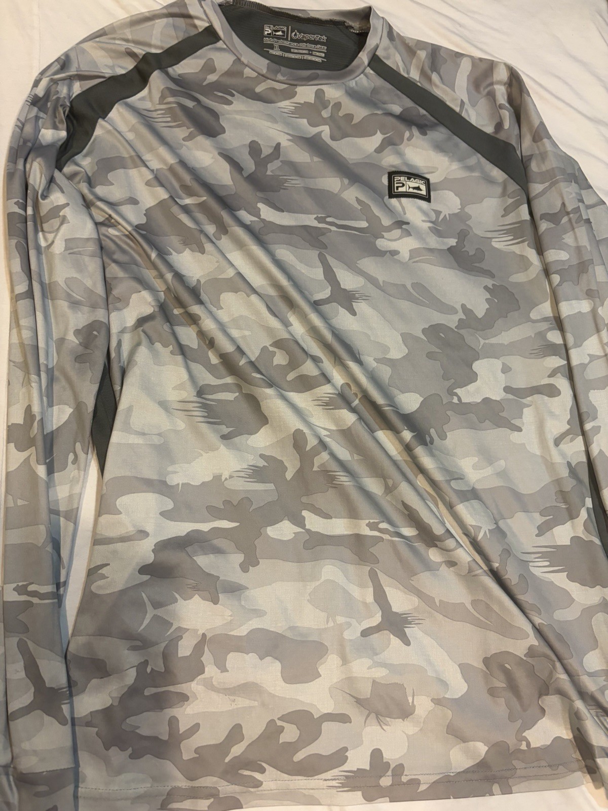 Pelagic Vaportek Fishing Shirt Mens Sz XL Gray Digital Camo Ventilated UPF 50+