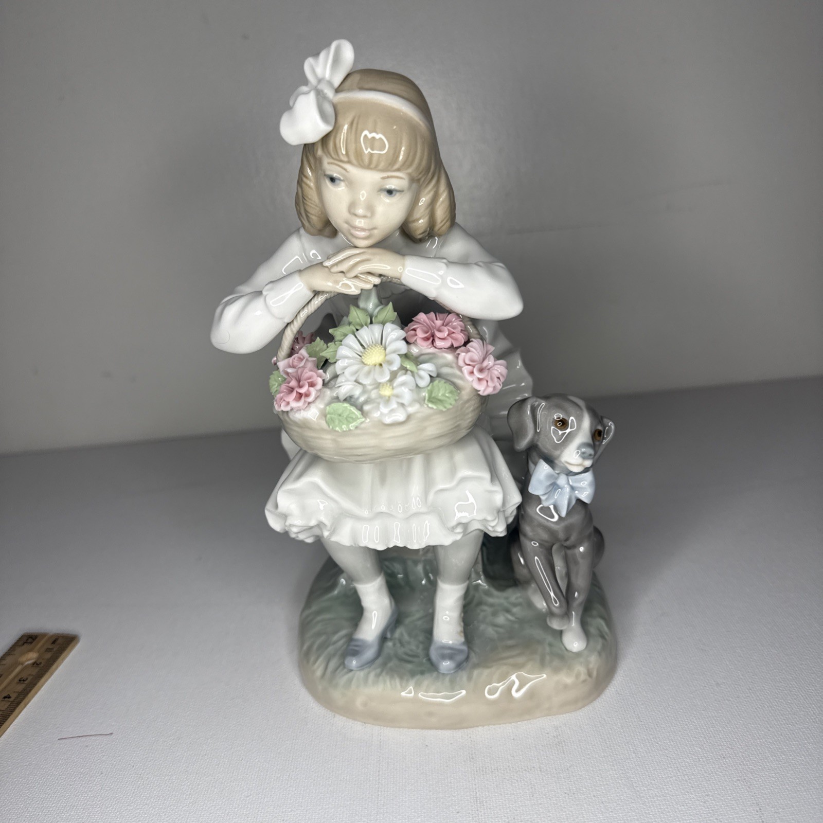 MINT Retired LLADRO Girl with Flowers # 1088 Girl w Flower Basket & Dog