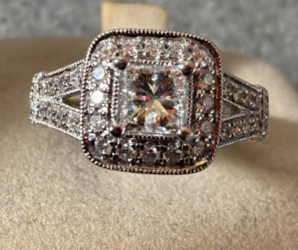 Simply Vera Vera Wang 14K White Gold Princess-Cut Diamond Halo Ring Size 8 Simply Vera Vera Wang 14K White Gold Princess-Cut Diamond Halo Ring Size 8