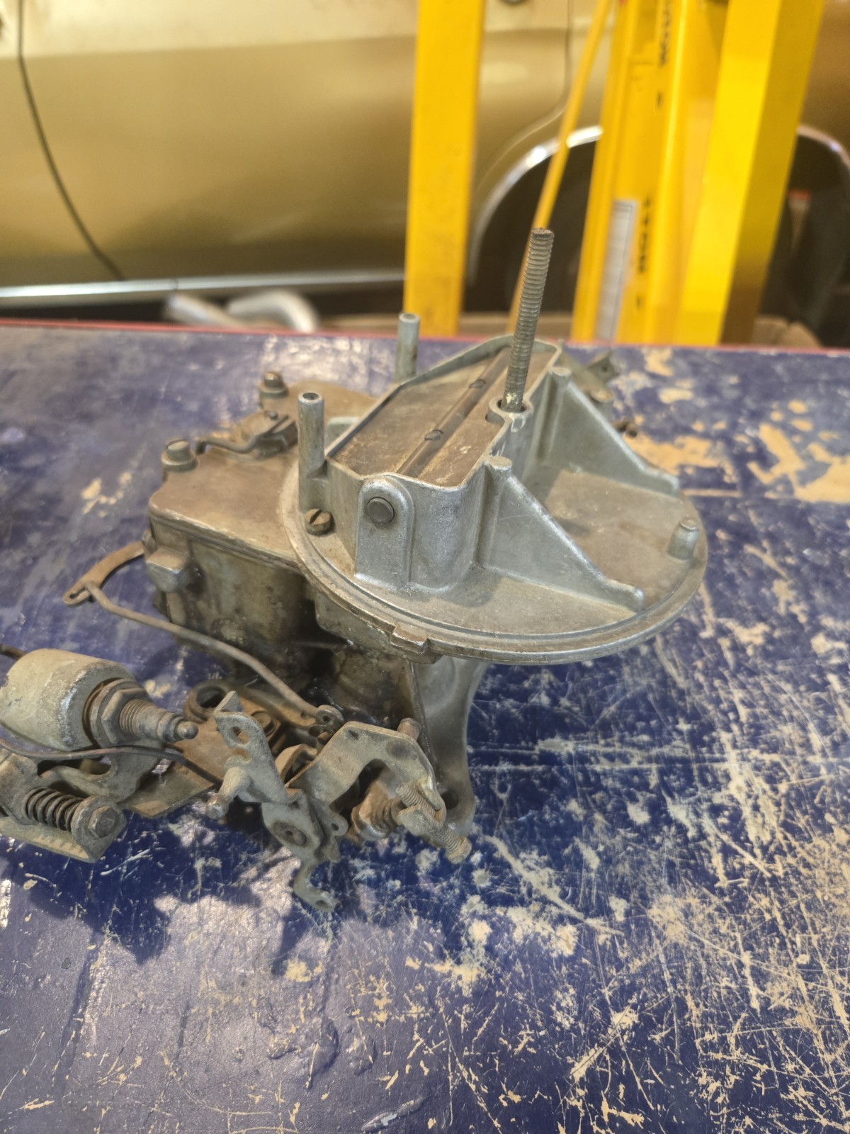 Ford Motorcraft Autolite 2100 2 Barrel 7A BE 1.23 Venturi Carburetor Moves Free
