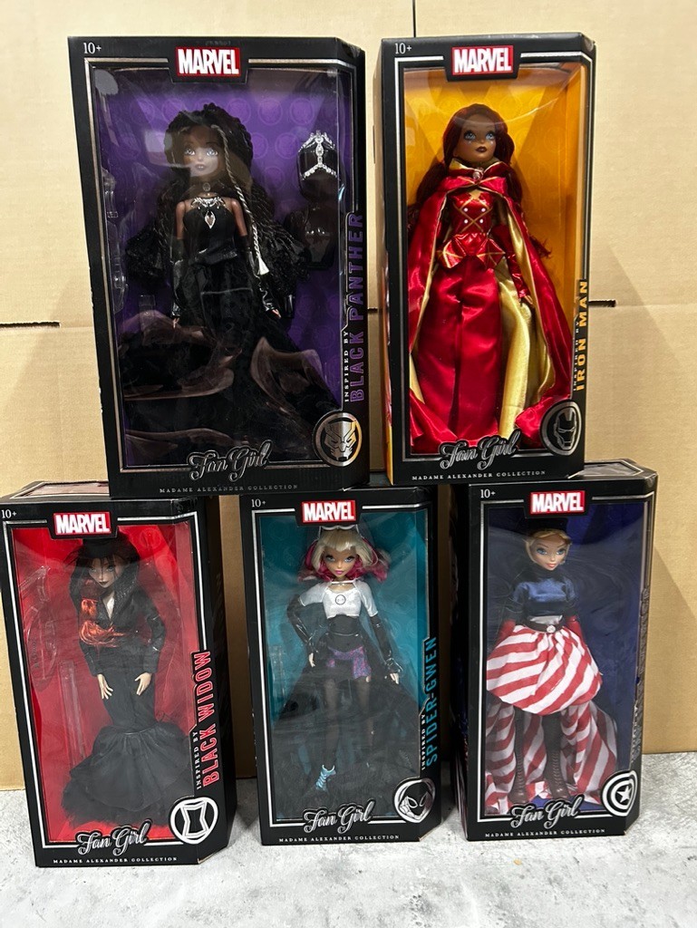 Madame Alexander 13.5” Marvel Fan Girl Complete Set from a SMOKE/PET FREE HOME