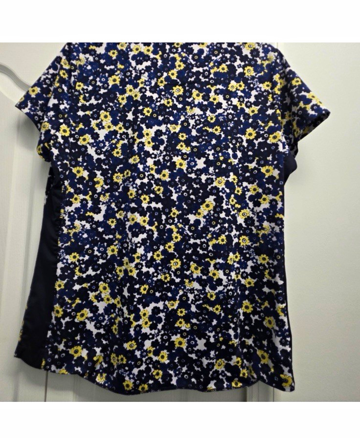 Tail Women’s 1/4 Zip Mock Neck Stretch Floral Activewear Top Navy L great shape Tail Women’s 1/4 Zip Mock Neck Stretch Floral Activewear Top Navy L great shape