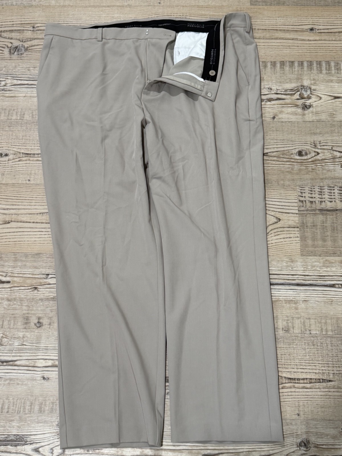 mens Perry Ellis dress pants size 42/30 only worn a couple times mens Perry Ellis dress pants size 42/30 only worn a couple times