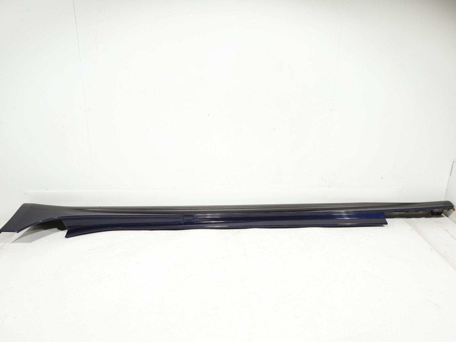 14-20 Maserati Ghibli LEFT Driver Side Rocker Panel Molding BLUE OEM 6700288320 14-20 Maserati Ghibli LEFT Driver Side Rocker Panel Molding BLUE OEM 6700288320