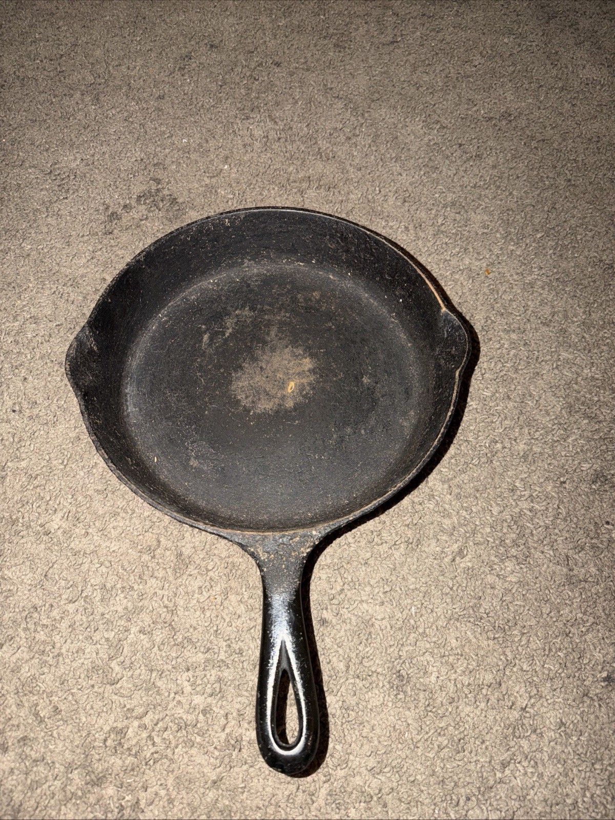 Griswold Erie PA # 8 704 L Small Bock Logo Cast Iron Skillet Sits Flat Dirty Griswold Erie PA # 8 704 L Small Bock Logo Cast Iron Skillet Sits Flat Dirty
