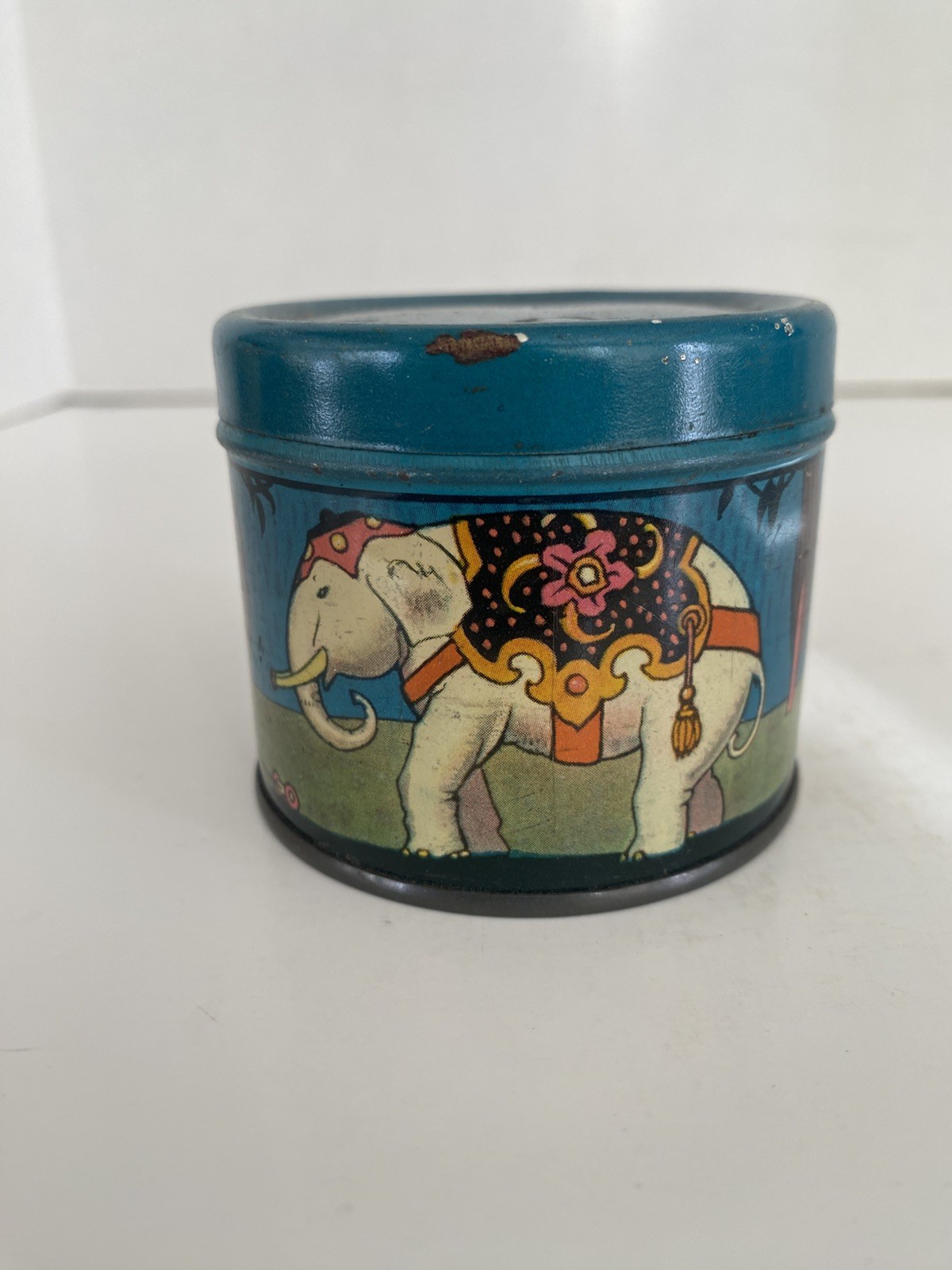 Vintage Whole-Sum Mints Tin Can Circus Animals, Whole-Sum Prod. Co., PA Vintage Whole-Sum Mints Tin Can Circus Animals, Whole-Sum Prod. Co., PA