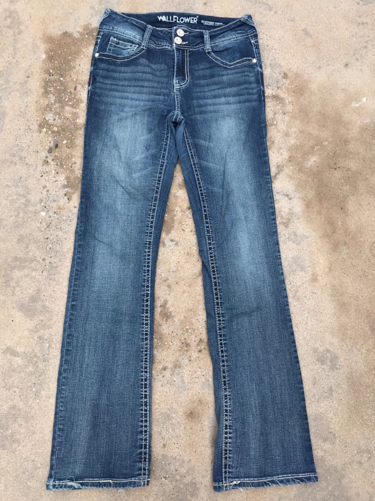 Wallflower Women\'s The Luscious Curvy Fit Low-Rise Bootcut Jeans Size 5 Blue