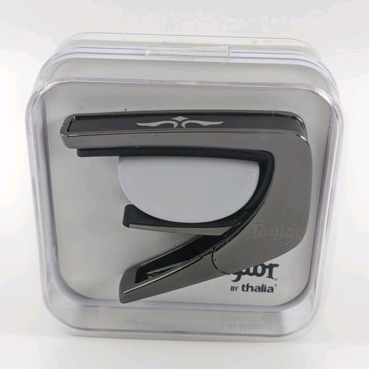 Thalia X Taylor Black Finish Capo - 600 Series Wings Fingerboard Marker