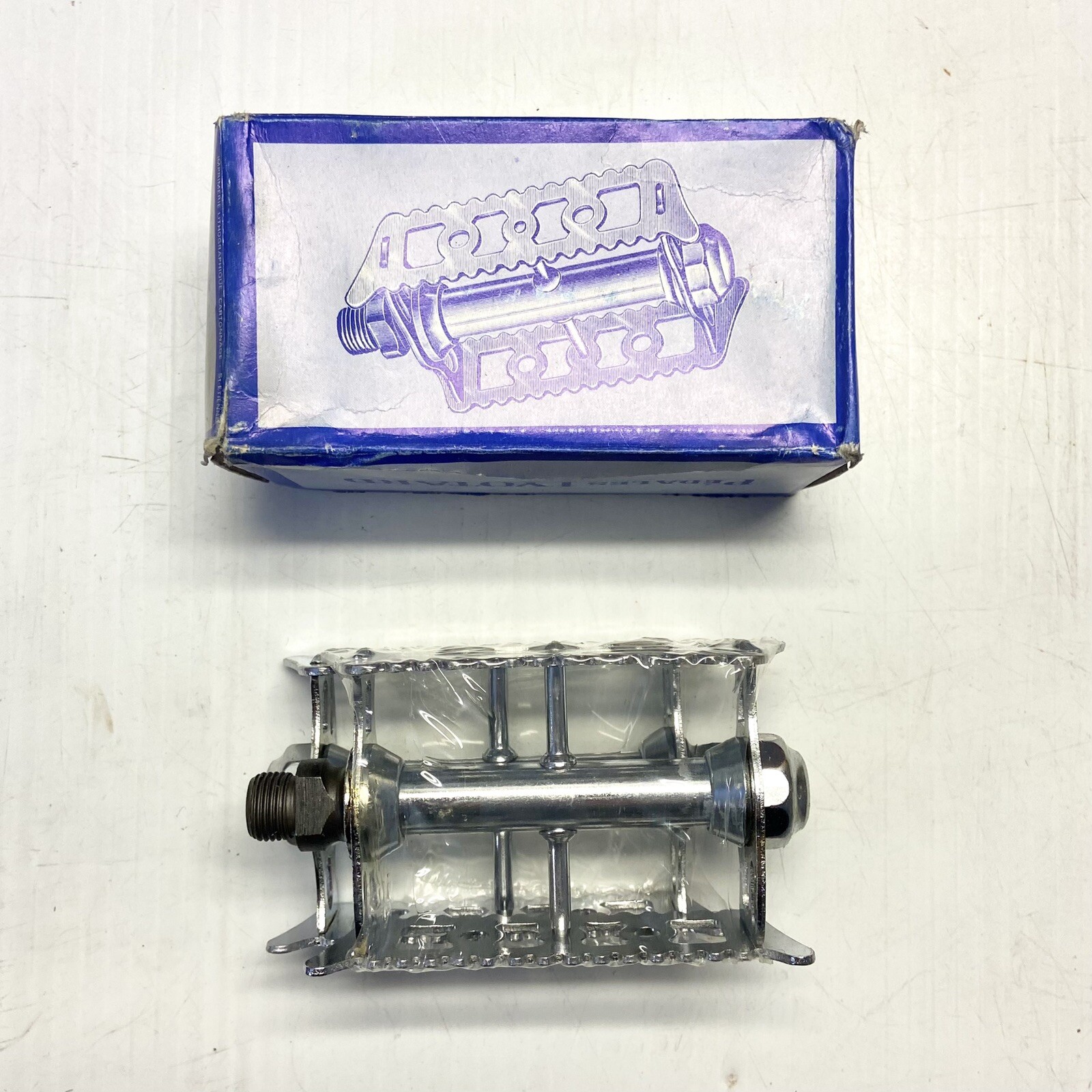 NOS VINTAGE LYOTARD No.36 CHROME RAT TRAP PEDALS 9/16\