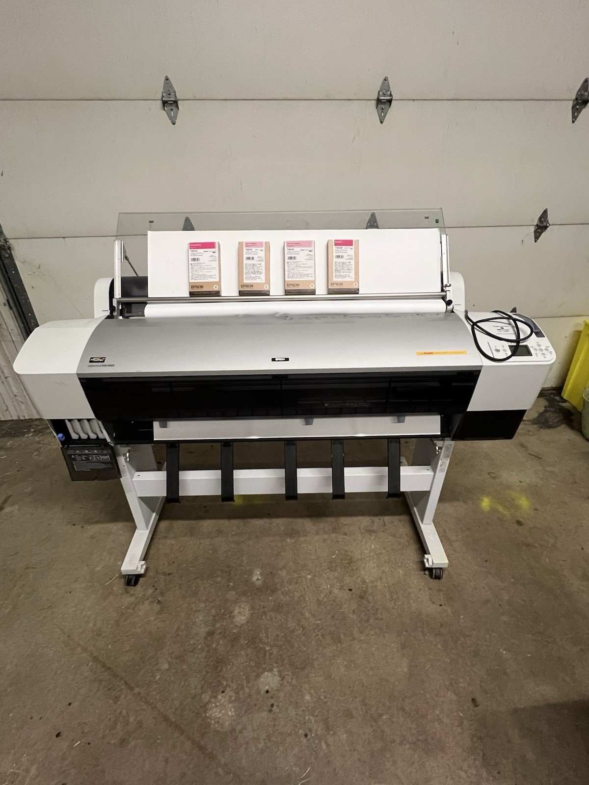 Working Epson Stylus Pro 9880 44 inch Wide-Format Printer with 4 Ink Cartridges