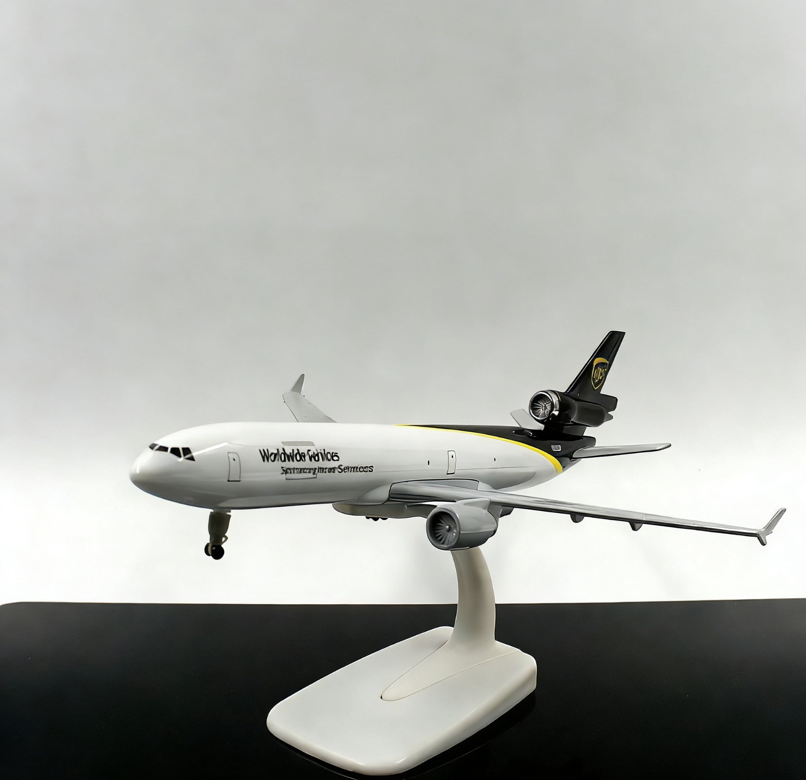 1:400 GeminiJets UPS McDonnell Douglas MD-11F Aircraft Diecast Airplane Model