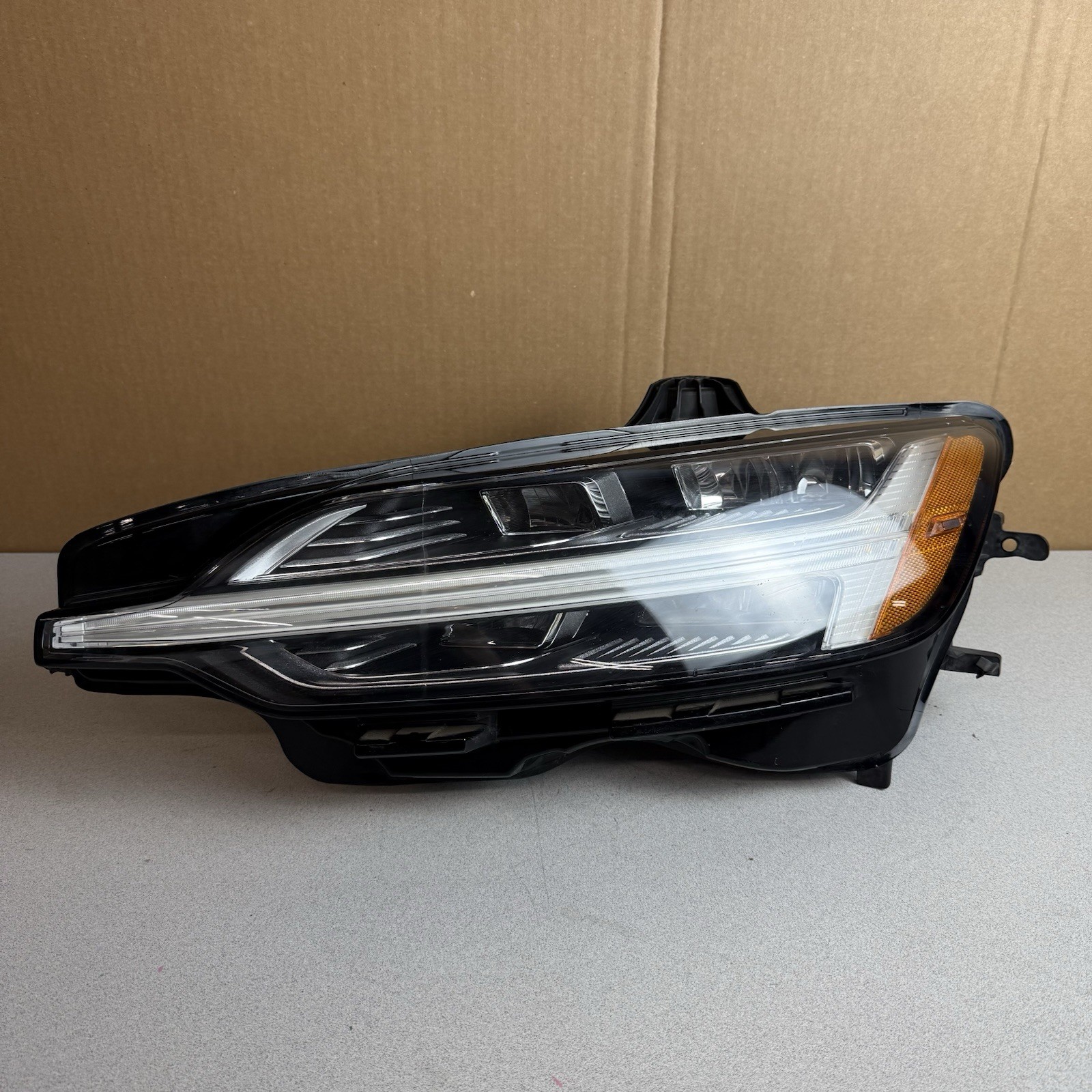 2019-2025 Volvo S60 LED Left Side Headlight Assembly OEM 32314152