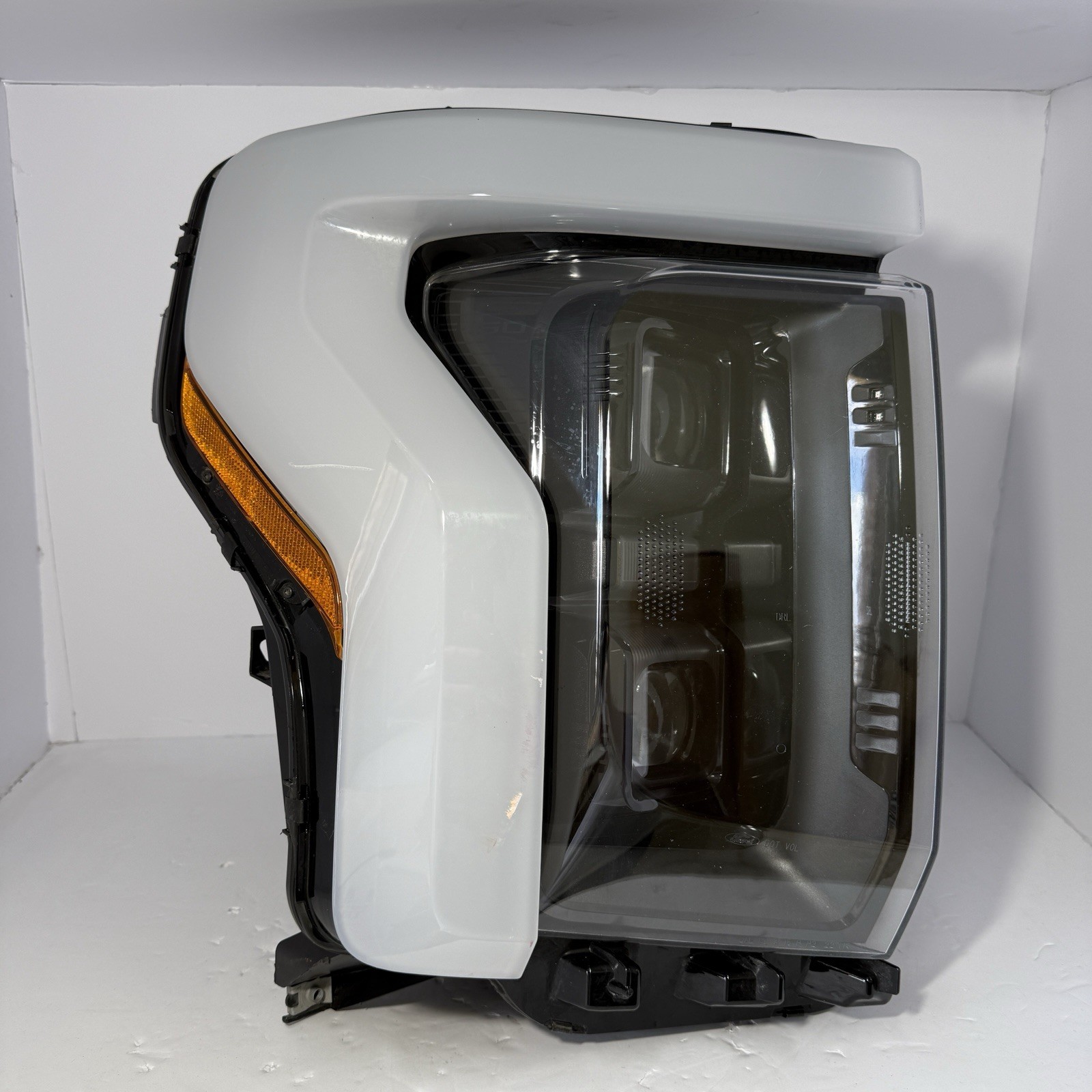 OEM 2022-2026 FORD F-150 LIGHTNING RIGHT PASSENGER SIDE HEADLIGHT ASSEMBLY LAMP OEM 2022-2026 FORD F-150 LIGHTNING RIGHT PASSENGER SIDE HEADLIGHT ASSEMBLY LAMP