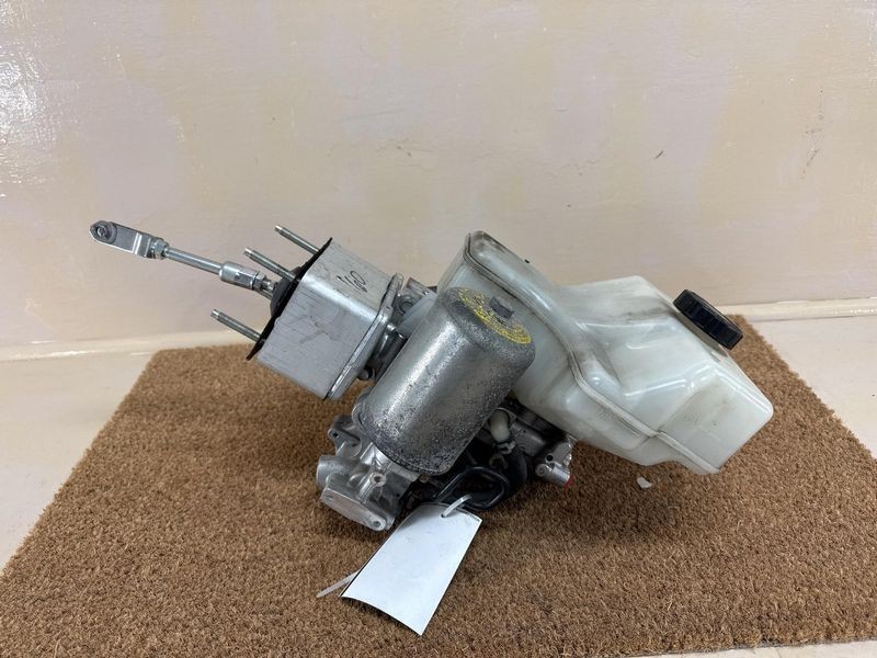 2011-2013 INFINITI QX56 Hydraulic Power Brake Booster OEM