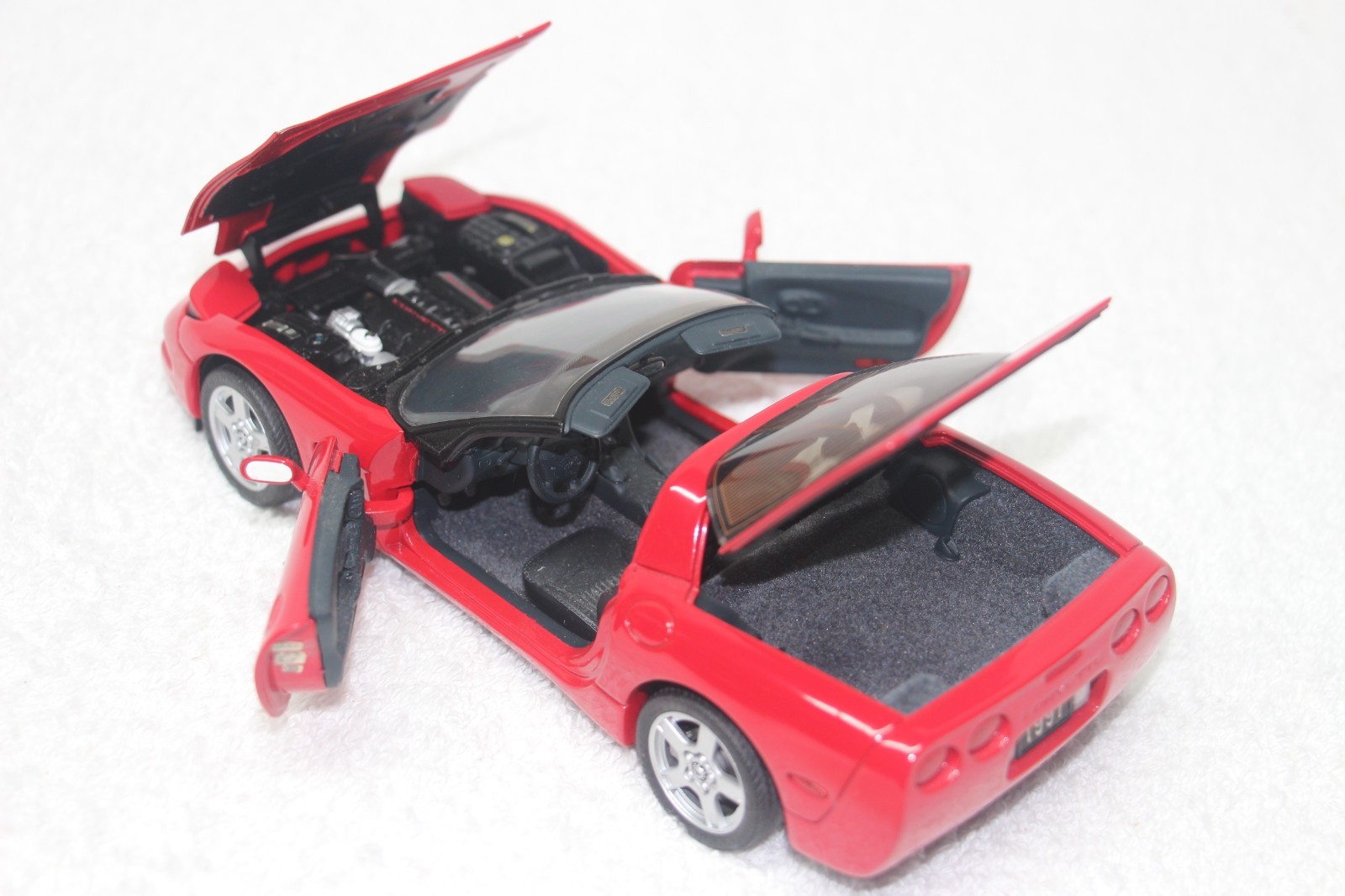 Franklin Mint 1/24 97 Corvette C5 Coupe Torch Red Diecast-Mint No Box or Papers