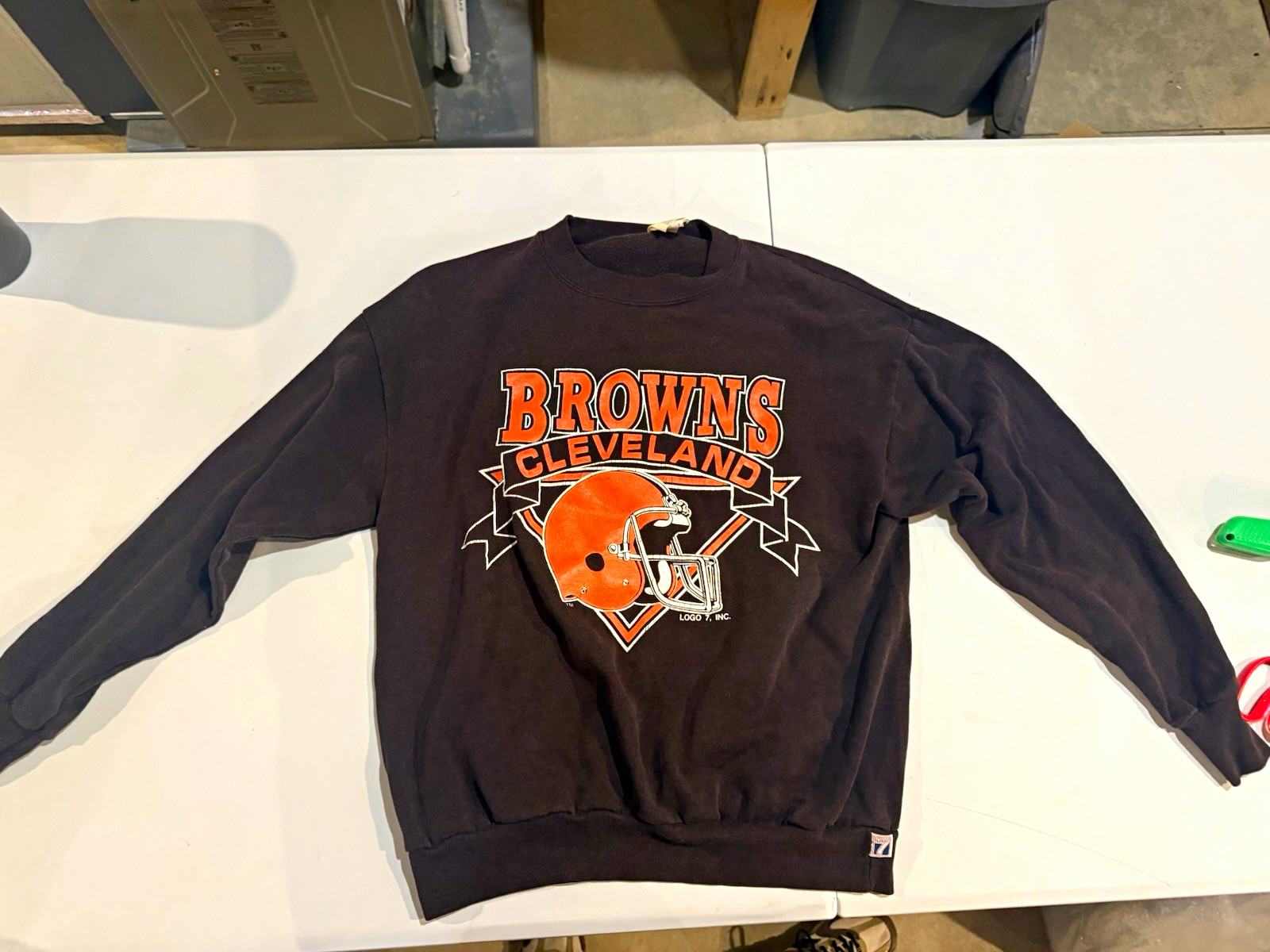Vintage 1990s Cleveland Browns crewneck sweatshirt by Logo 7