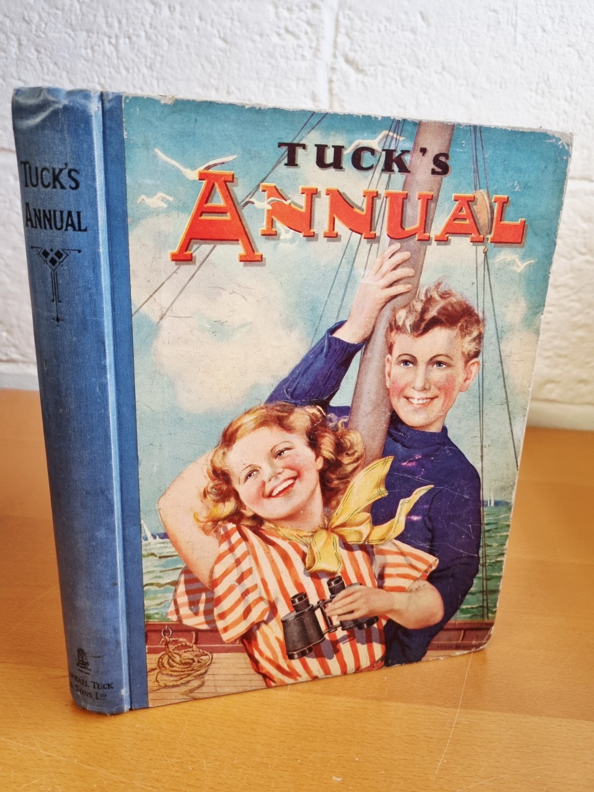 TUCK\'S ANNUAL - circa 1936 - Raphael Tuck - good condition