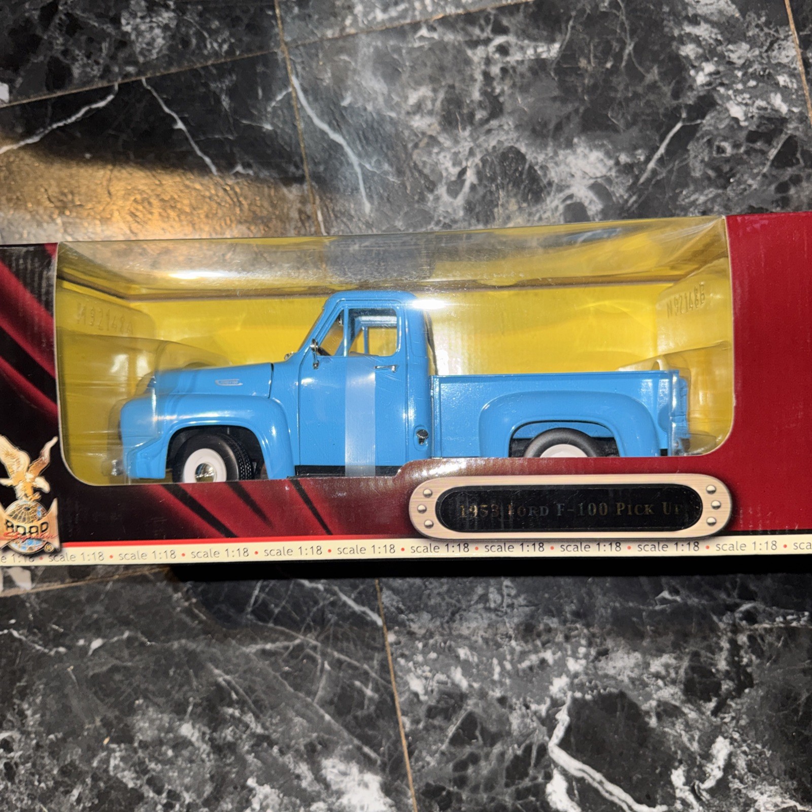 Lucky Diecast/Road Signature - 1:18 Scale - 1953 Ford F100 Pickup - 92148LBLU