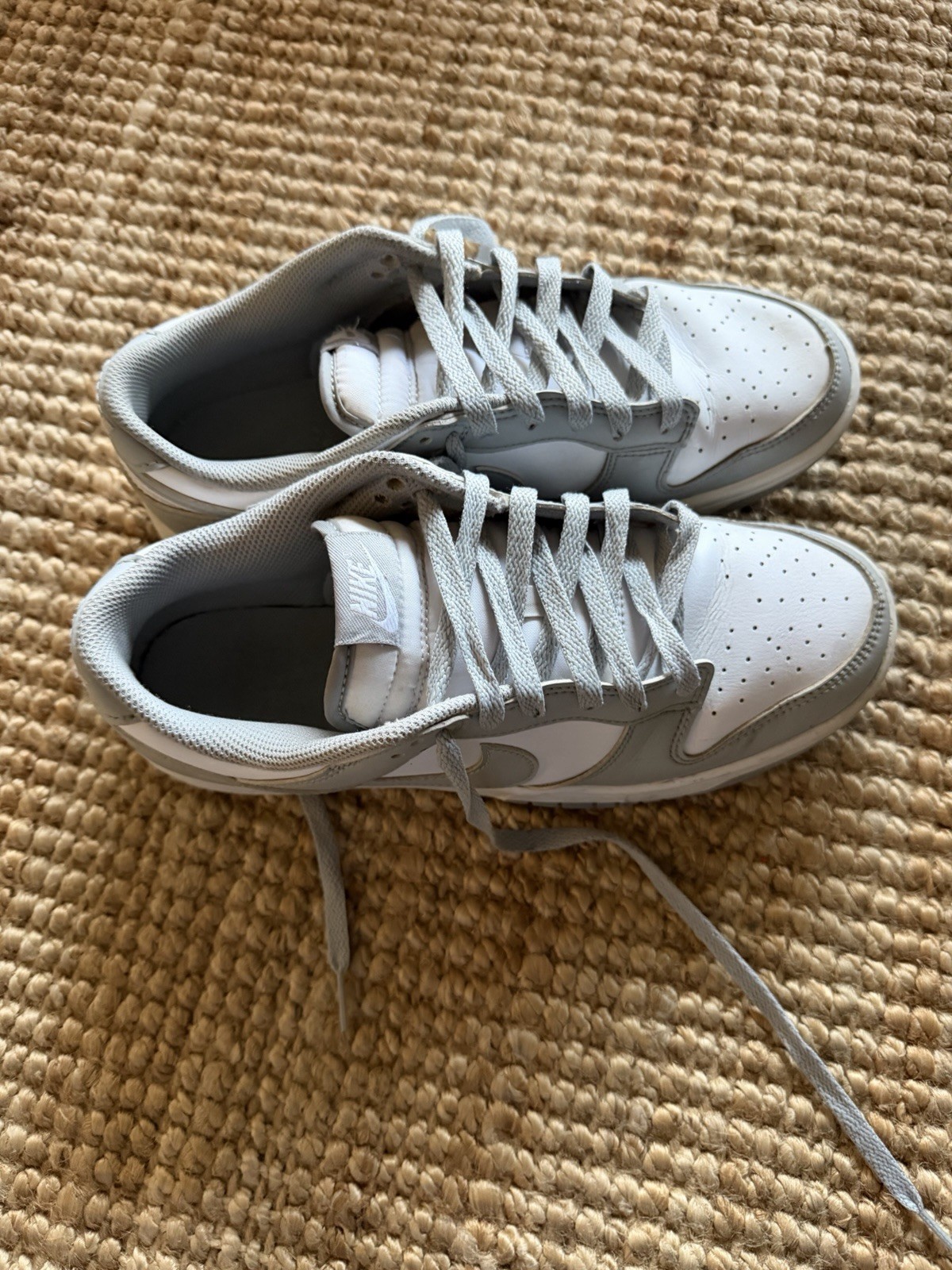 Nike Dunk Low Men’s White/Gray Colorblock Leather Low Top Lace-Up Sneakers Nike Dunk Low Men’s White/Gray Colorblock Leather Low Top Lace-Up Sneakers