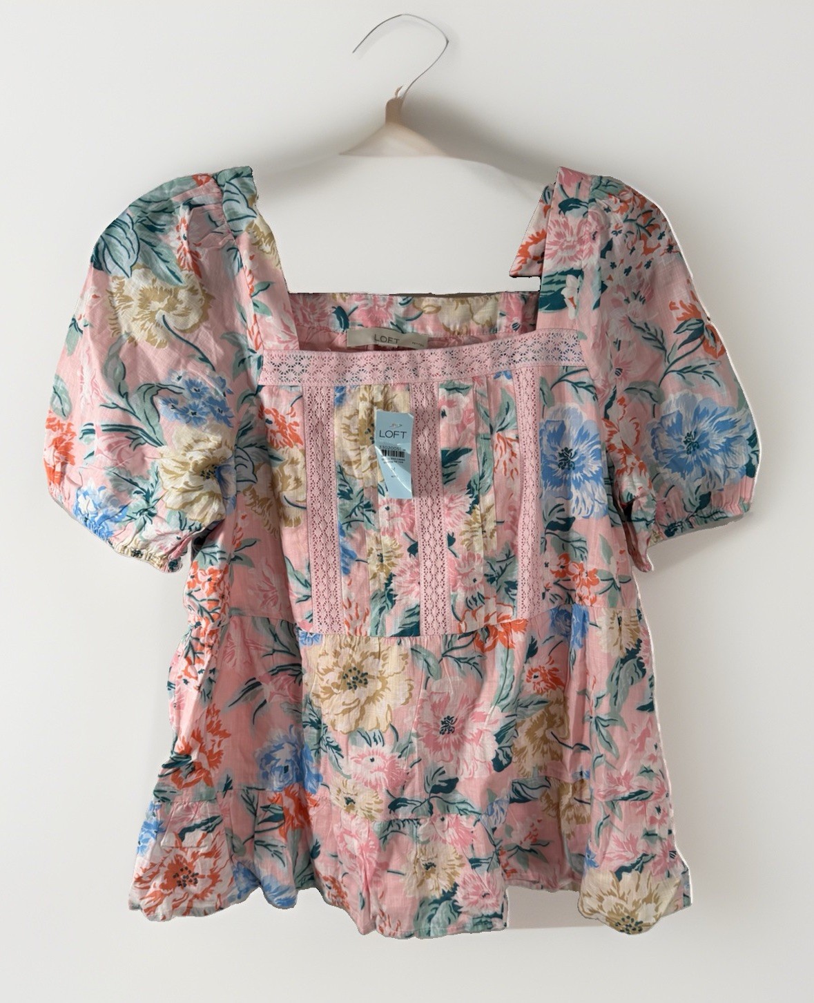 loft top medium Floral Print White Pink Floral Coral And Green BlouseSize M New