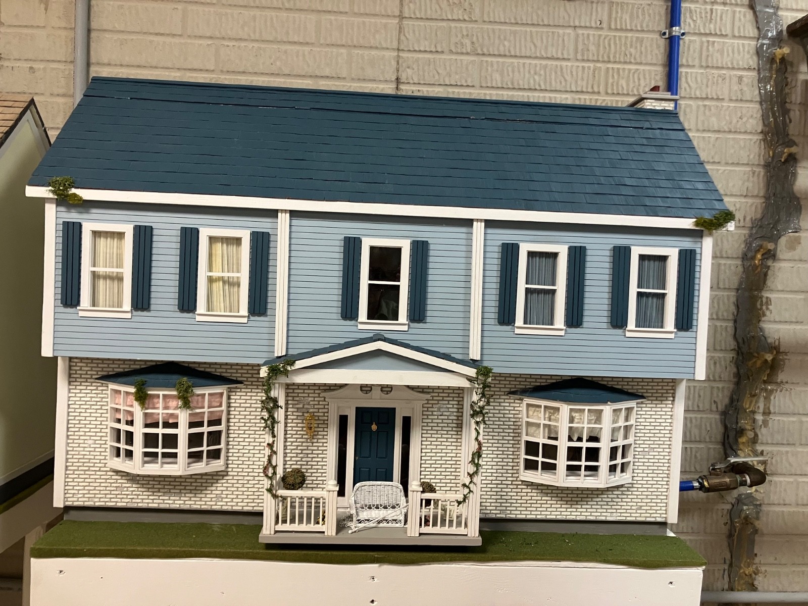 Front-Opening 10 Room Dollhouse with Furniture