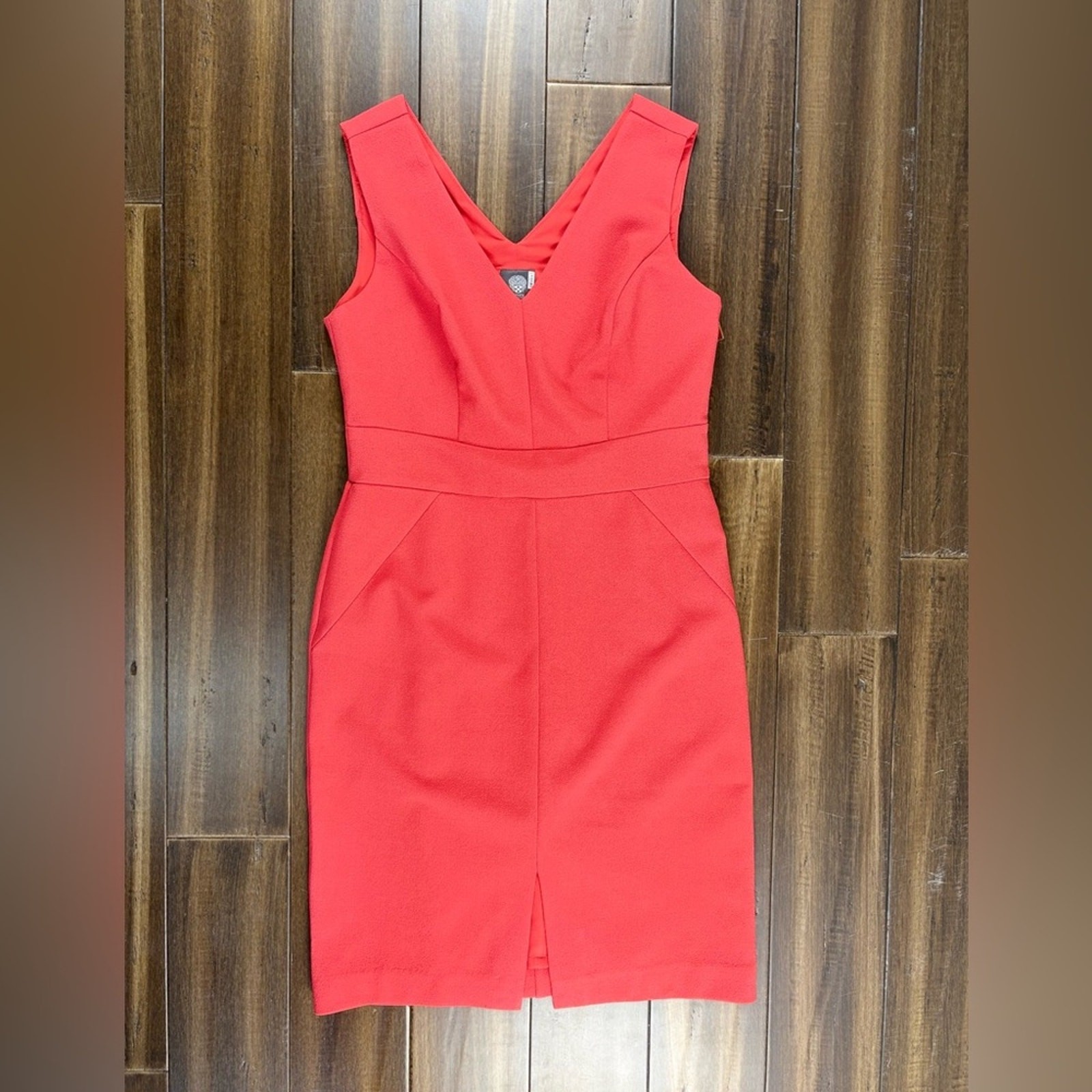 Vince Camuto size 8 Halter V Neck Sleeveless Knee Length Dress Orange Pin Coral Vince Camuto size 8 Halter V Neck Sleeveless Knee Length Dress Orange Pin Coral