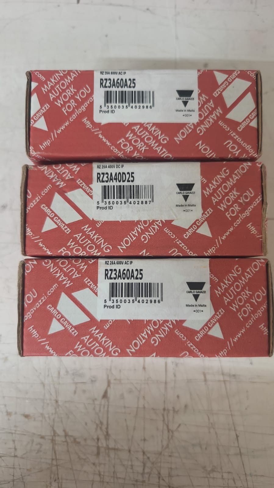 Carlo Gavazzi RZ3A60A25 Solid State Relay, 3 Poles, 25A, 24-275VAC, 24-50VDC Carlo Gavazzi RZ3A60A25 Solid State Relay, 3 Poles, 25A, 24-275VAC, 24-50VDC