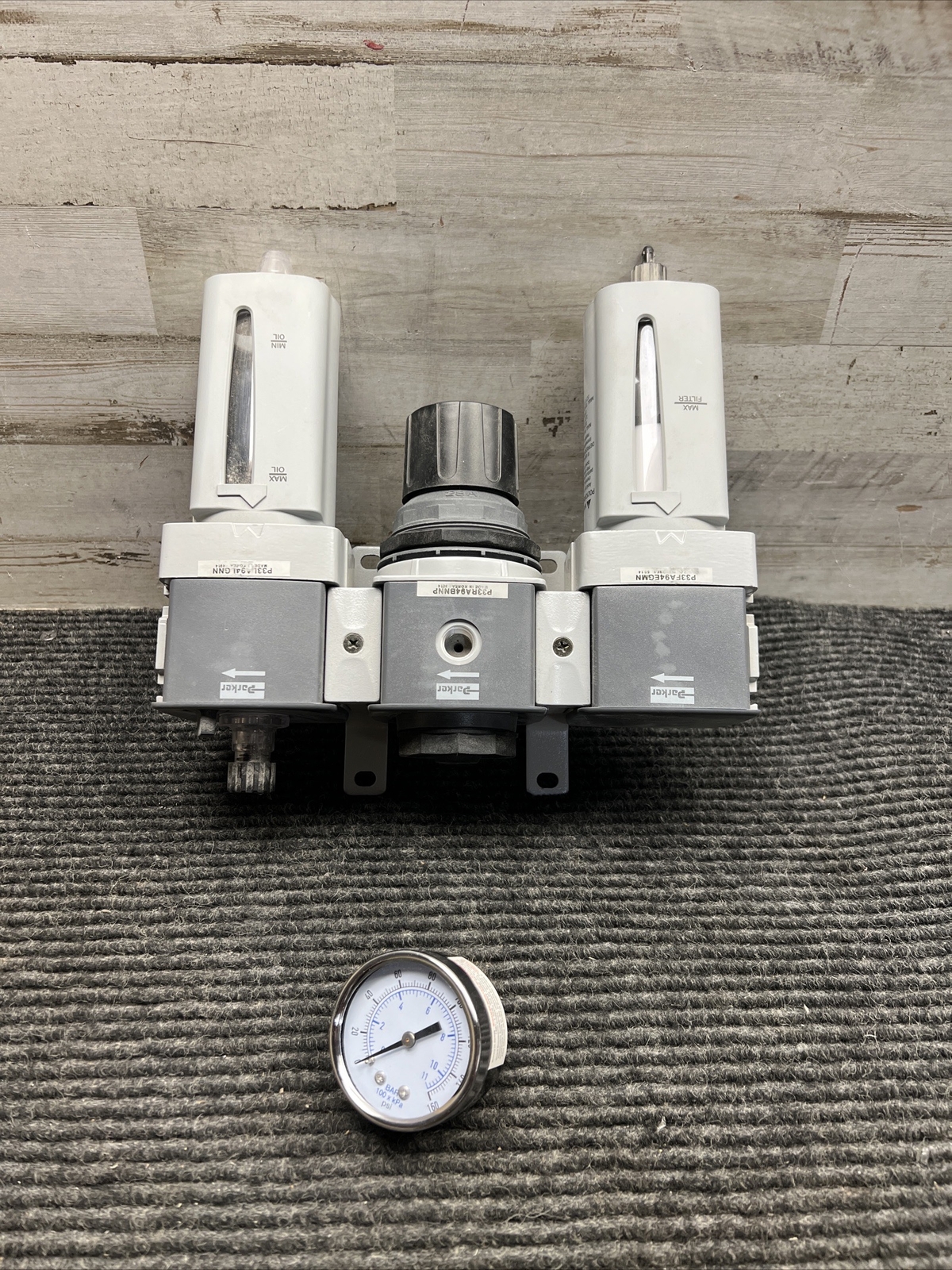 PARKER P33CB94GEMNGLNW Global Air Preparation System F+R+L Combo 1/2 NPT