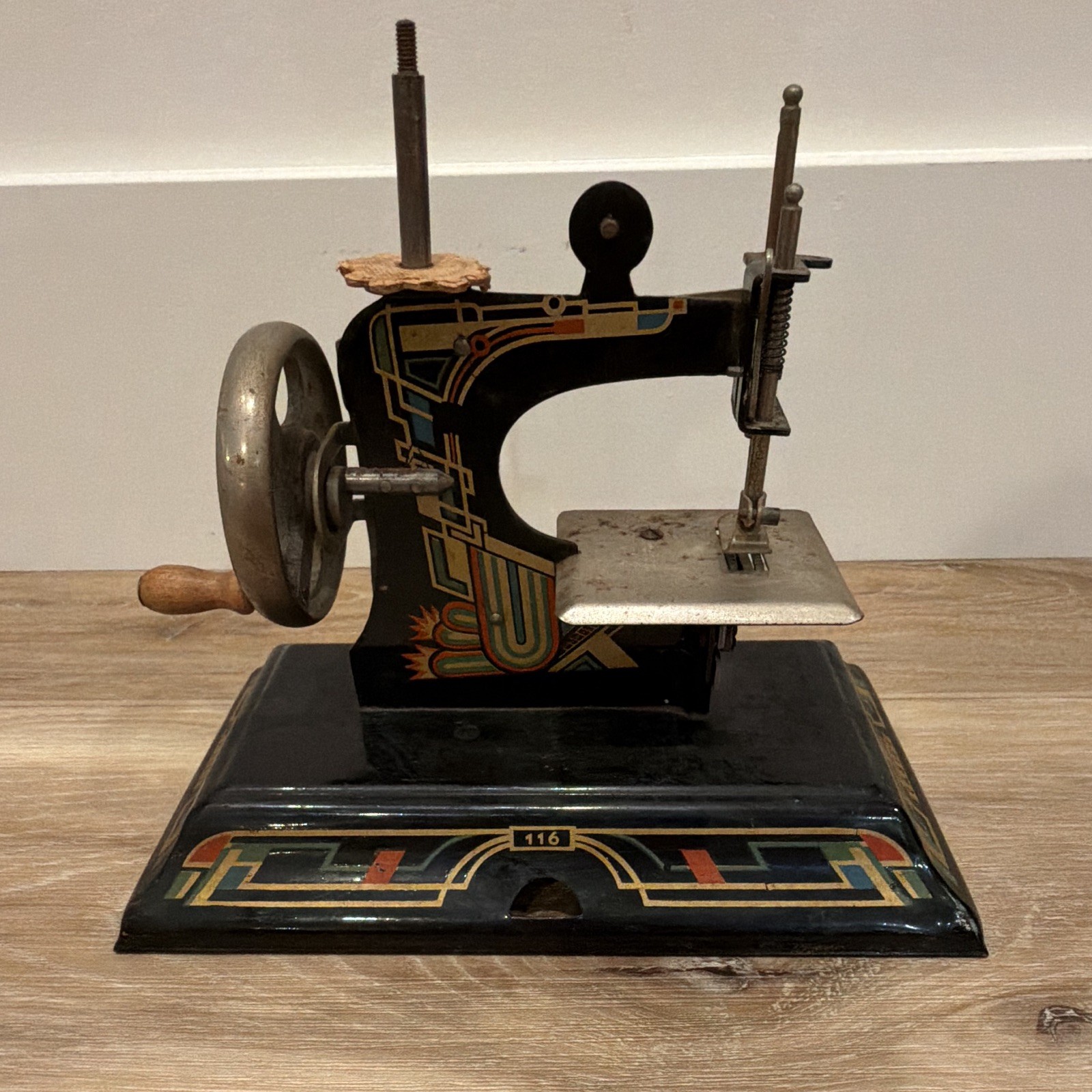 Casige 116 Antique Hand Crank Sewing Machine, Original Pre-1930