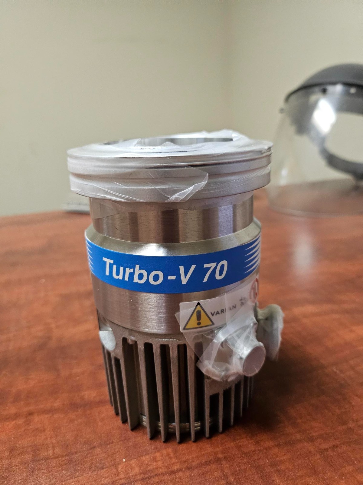 Varian Agilent Turbo V 70 Turbomolecular Pump TV70 9699357S002 Made in Italy