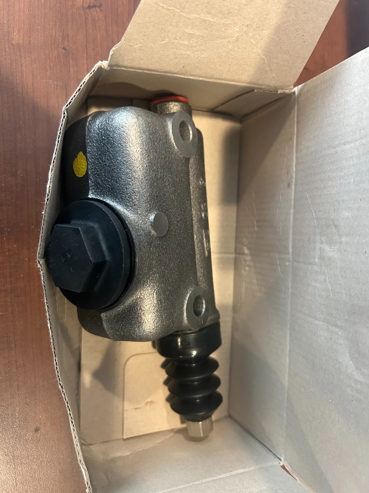 CL2389936 Brake Master Cylinder for Clark, Yale, Hyster, Cat