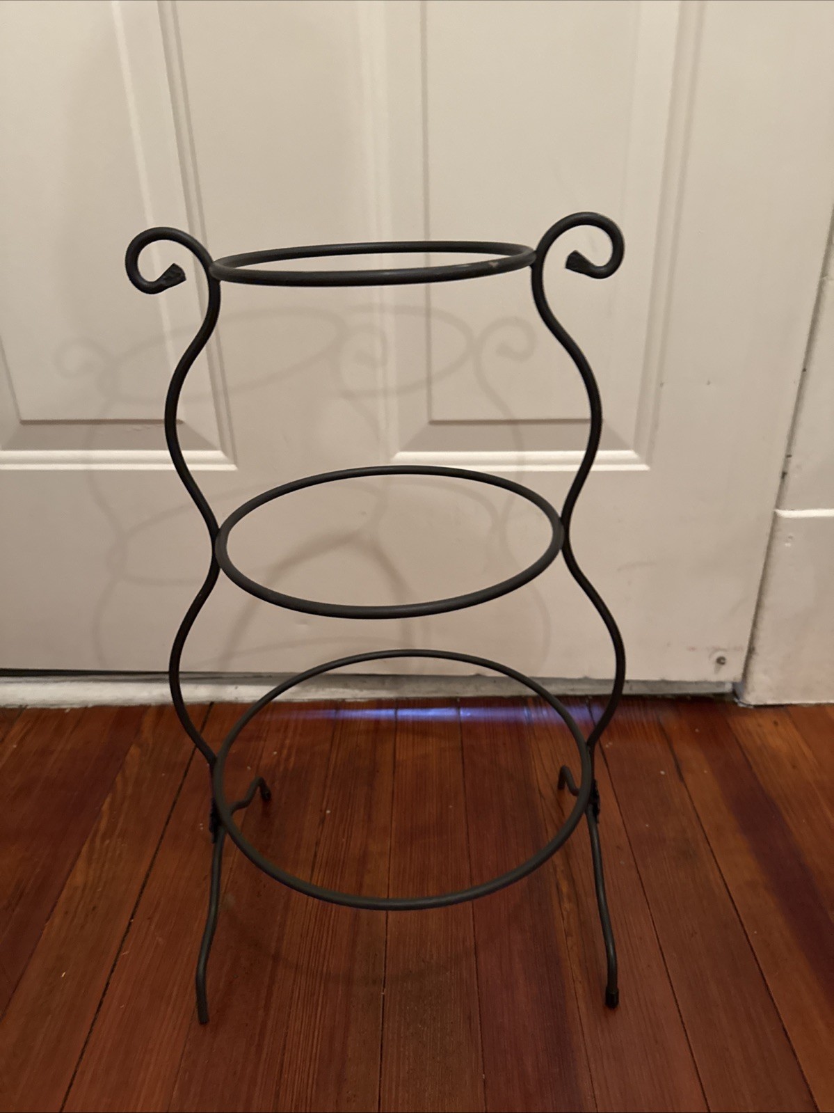 Longaberger 3 tier Wrought Iron Black Round stand 18