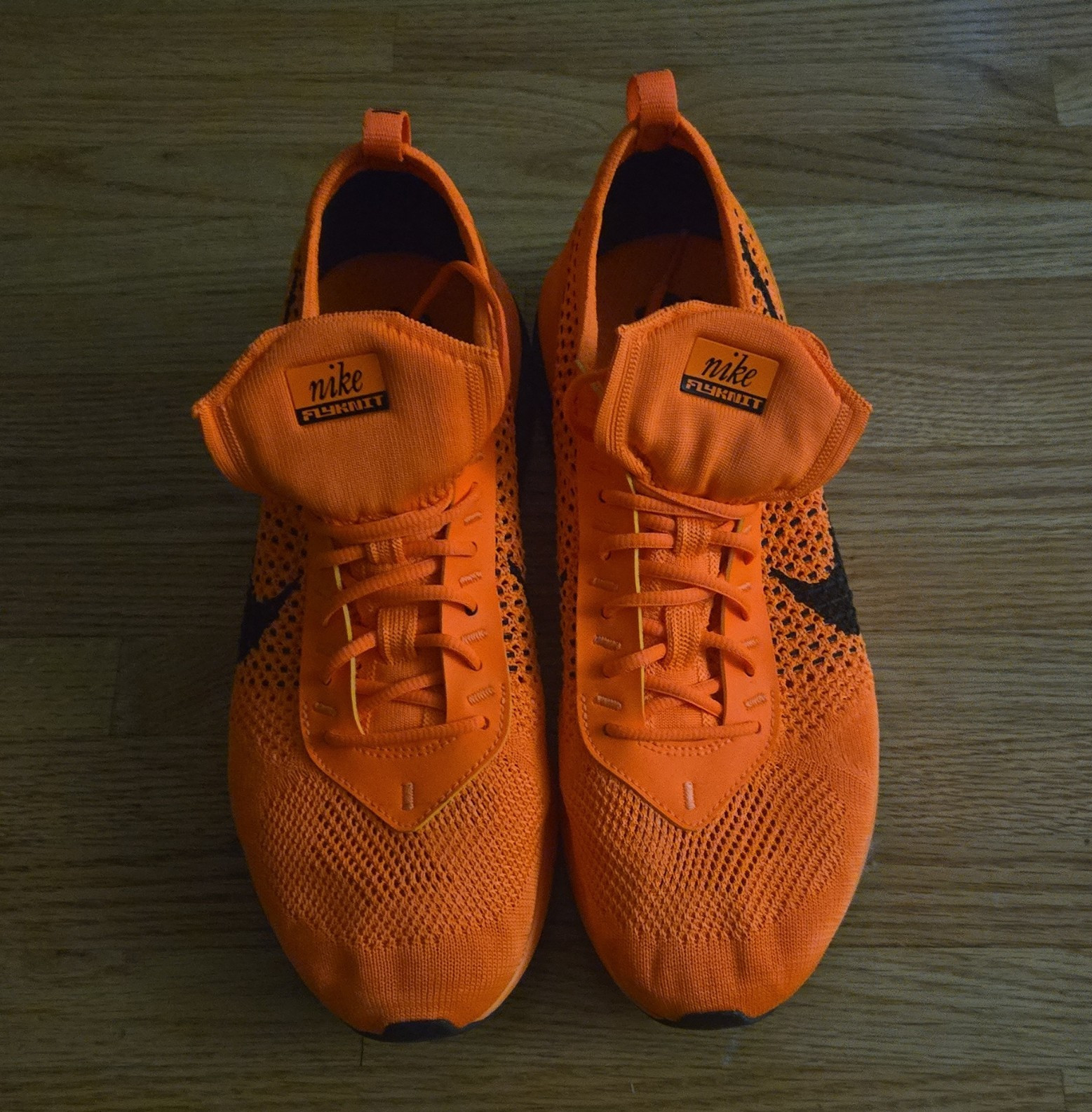 Nike Flyknit Men’s Low Top Lace-Up Athletic Sneakers Orange Black