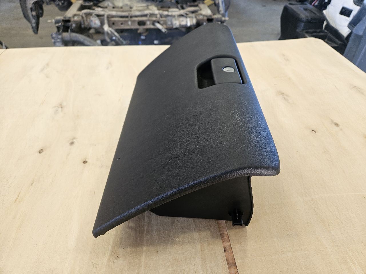 2019-2024 SIERRA LOWER GLOVE BOX JET BLACK 84093881 19-24